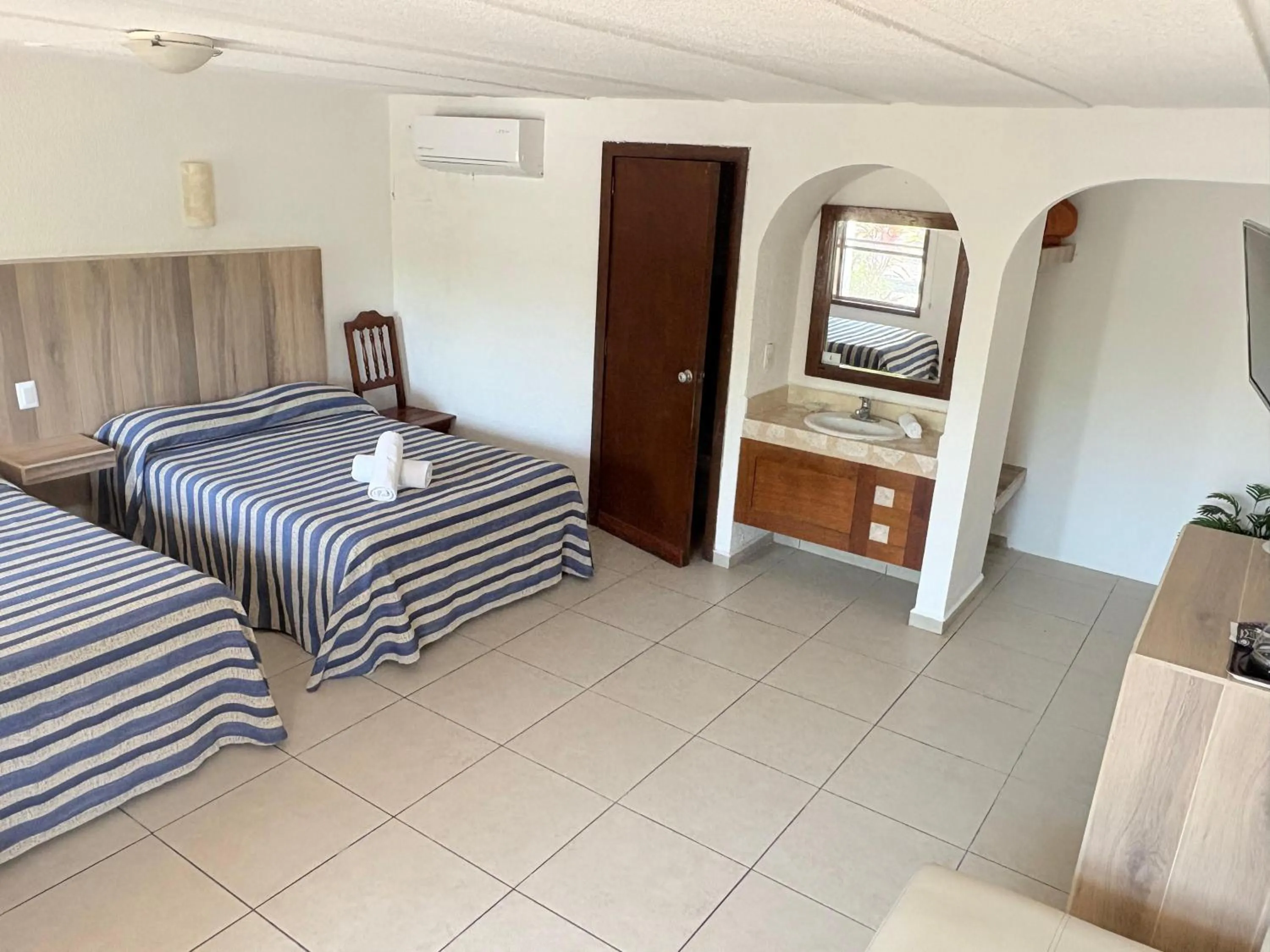 Property building, Bed in Hotel Torre Molino