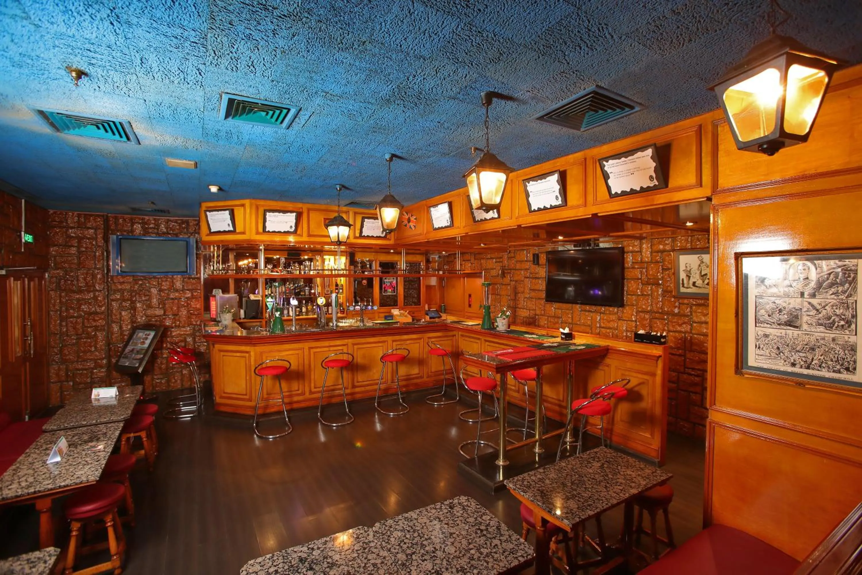 Restaurant/places to eat in Hotel Muscat Holiday