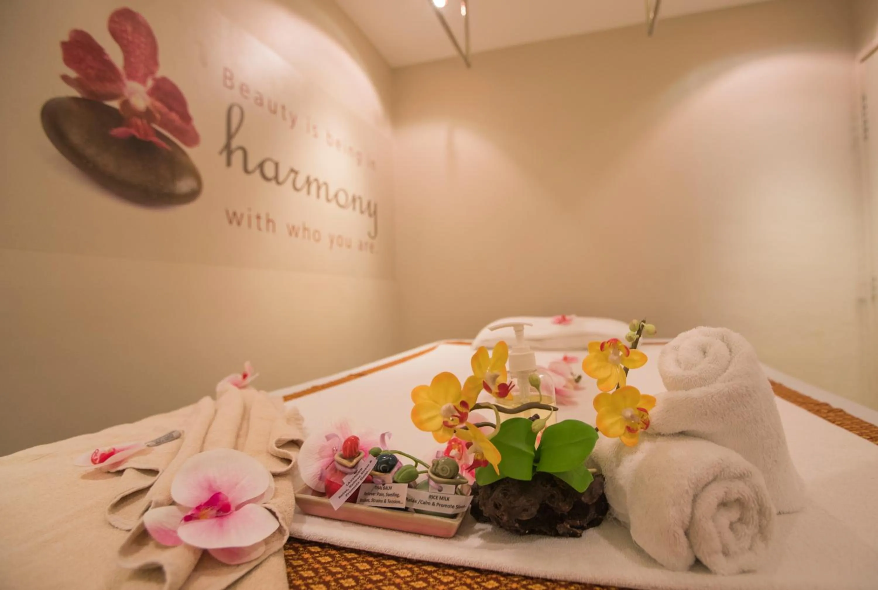 Massage in Hotel Muscat Holiday