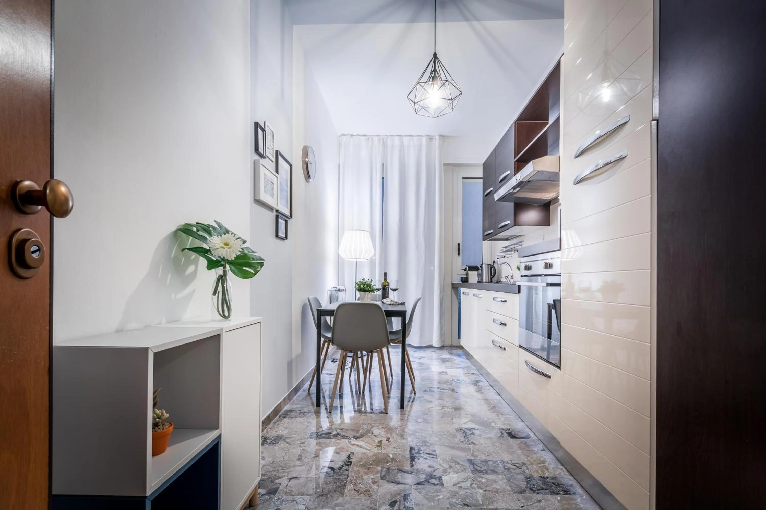 Kitchen or kitchenette in 4 Star Bologna Train Station - Self Check-In