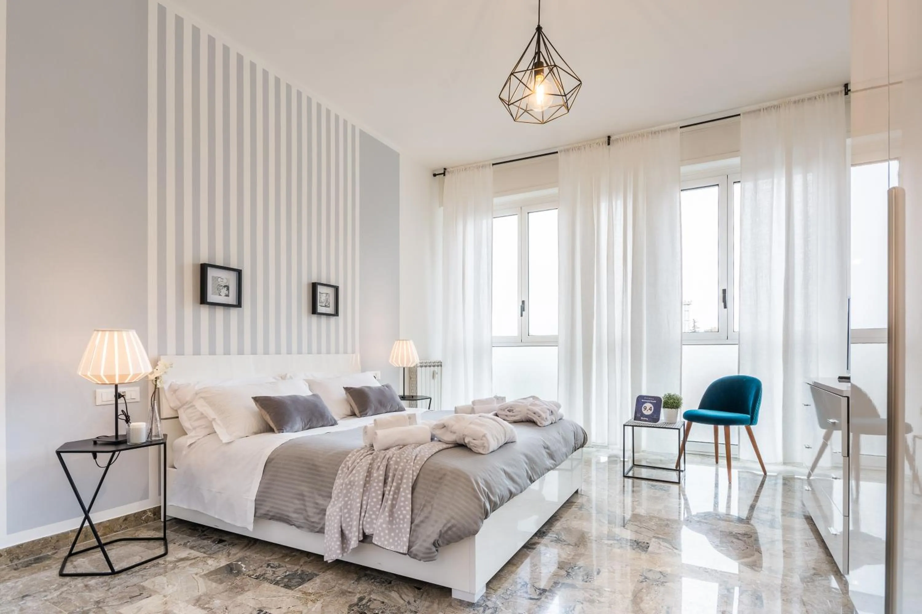 Photo of the whole room, Bed in 4 Star Bologna Train Station - Self Check-In