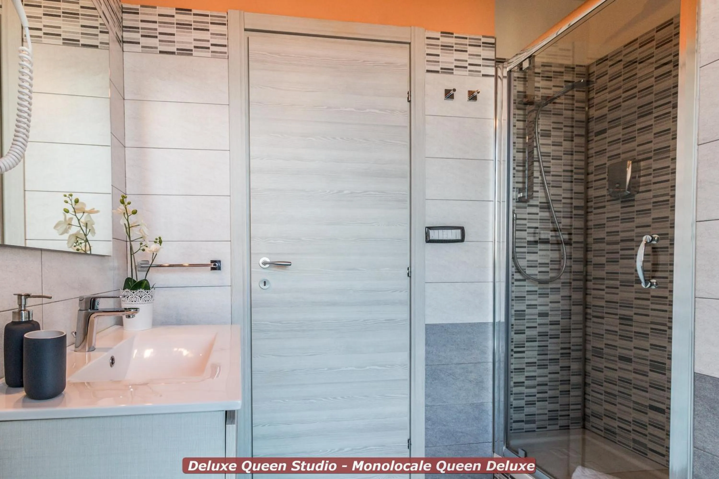 Bathroom in 4 Star Bologna Train Station - Self Check-In