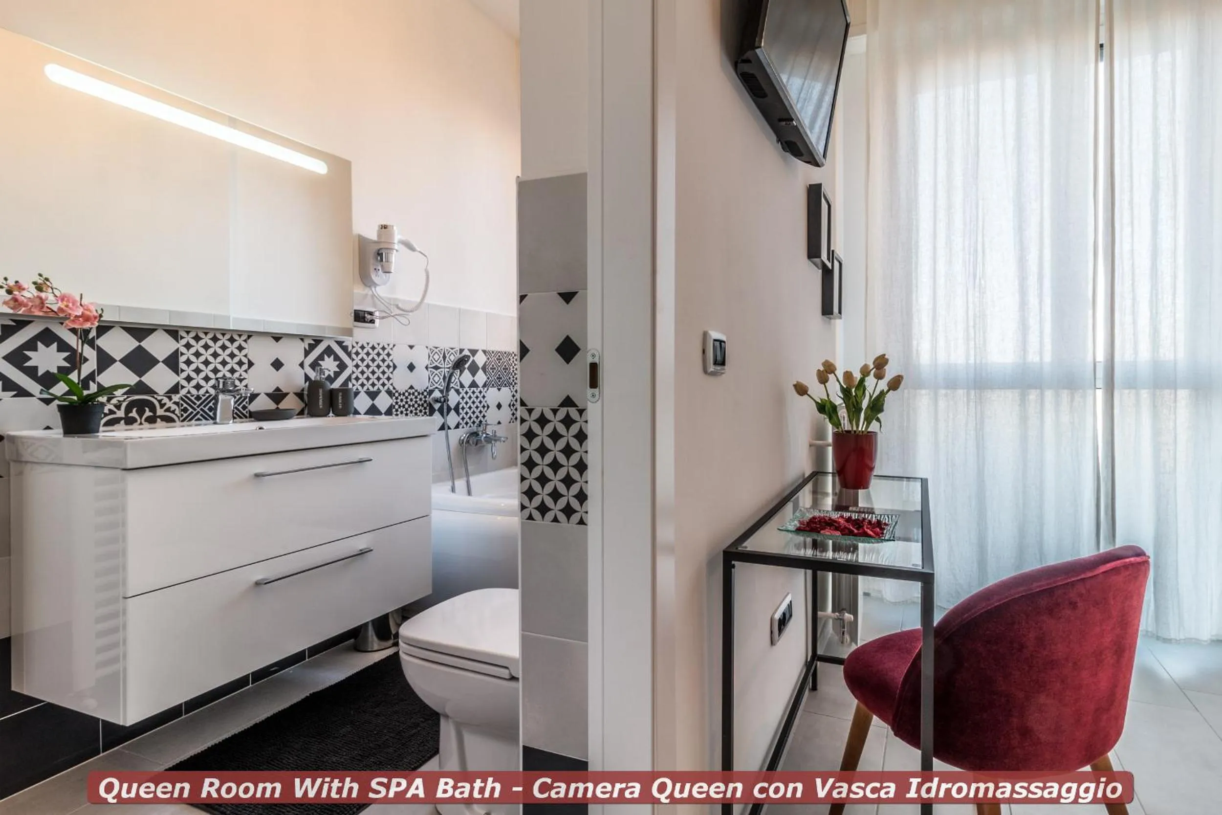 Bathroom in 4 Star Bologna Train Station - Self Check-In