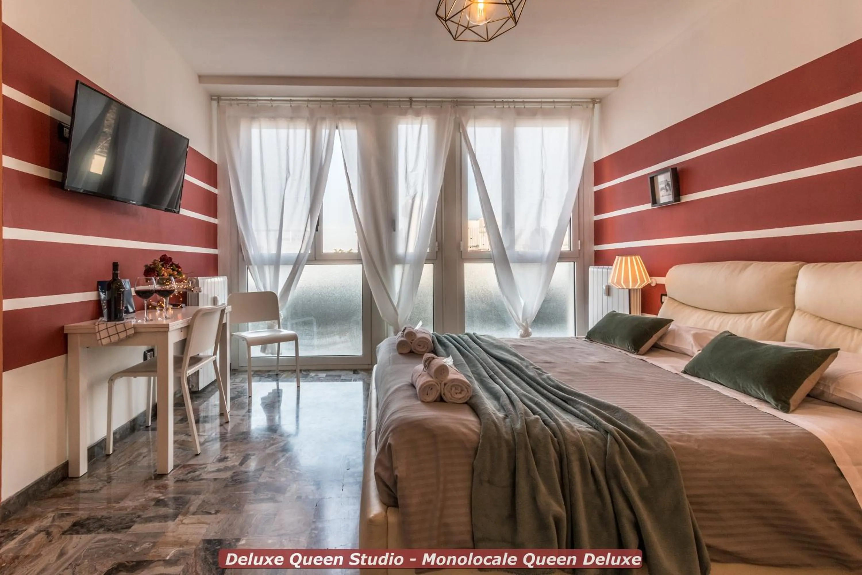 Photo of the whole room, Bed in 4 Star Bologna Train Station - Self Check-In