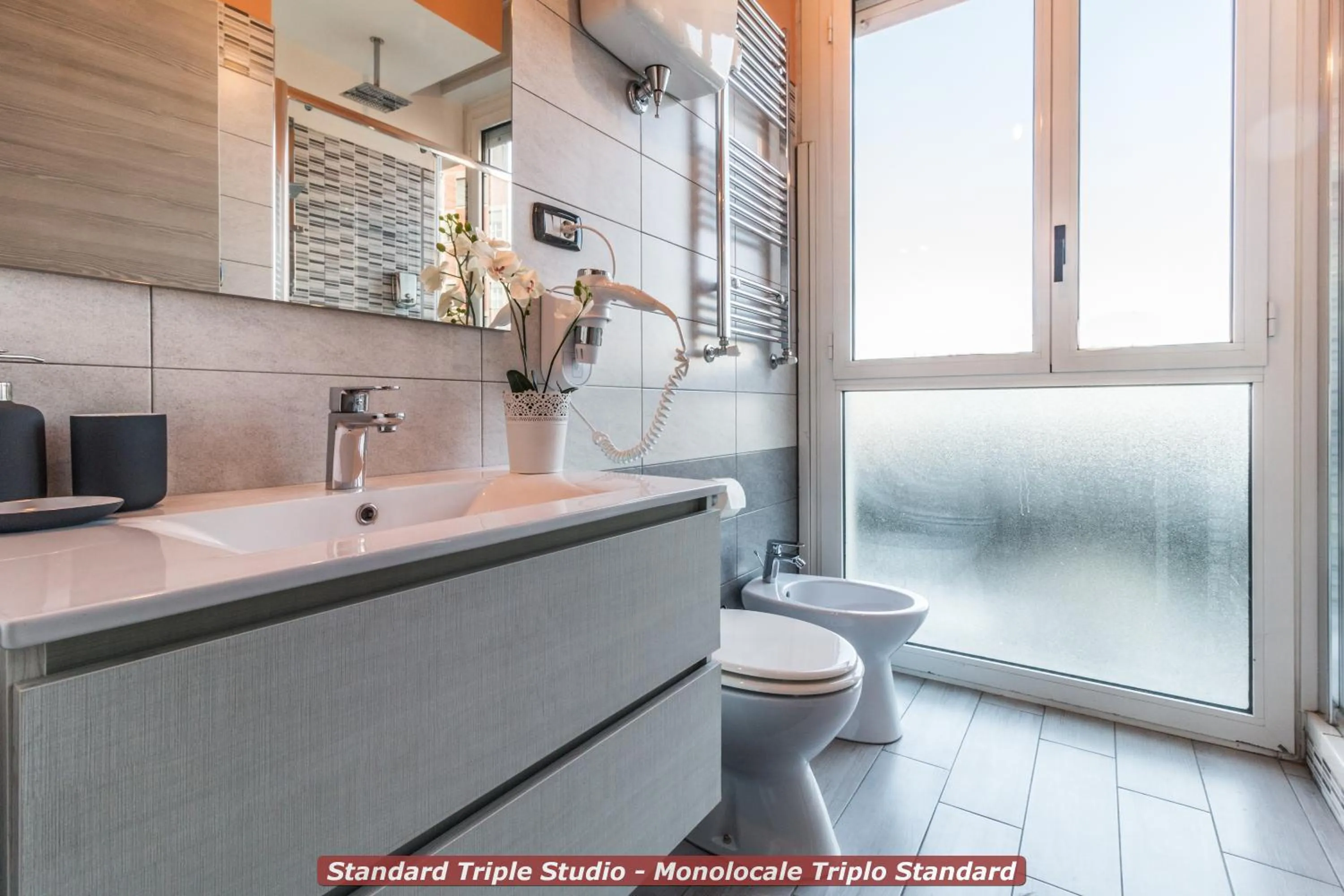 Bathroom in 4 Star Bologna Train Station - Self Check-In