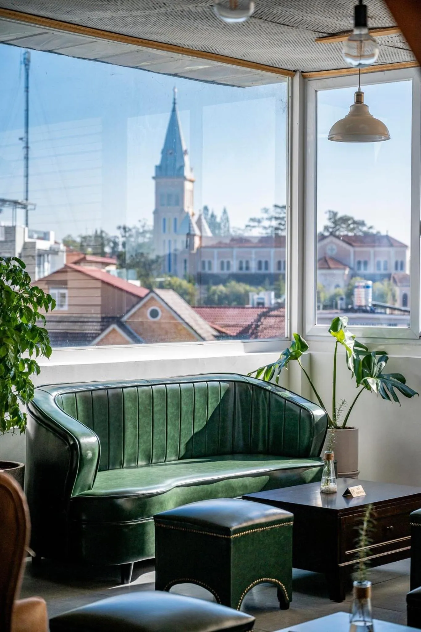 Restaurant/places to eat in Hera Boutique Hotel