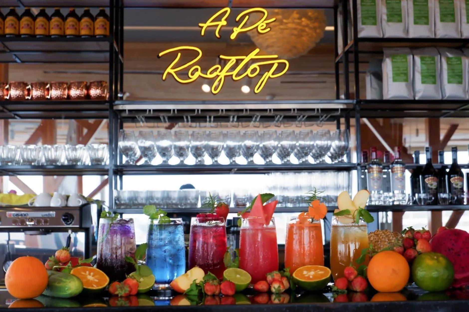 Restaurant/places to eat in Hera Boutique Hotel