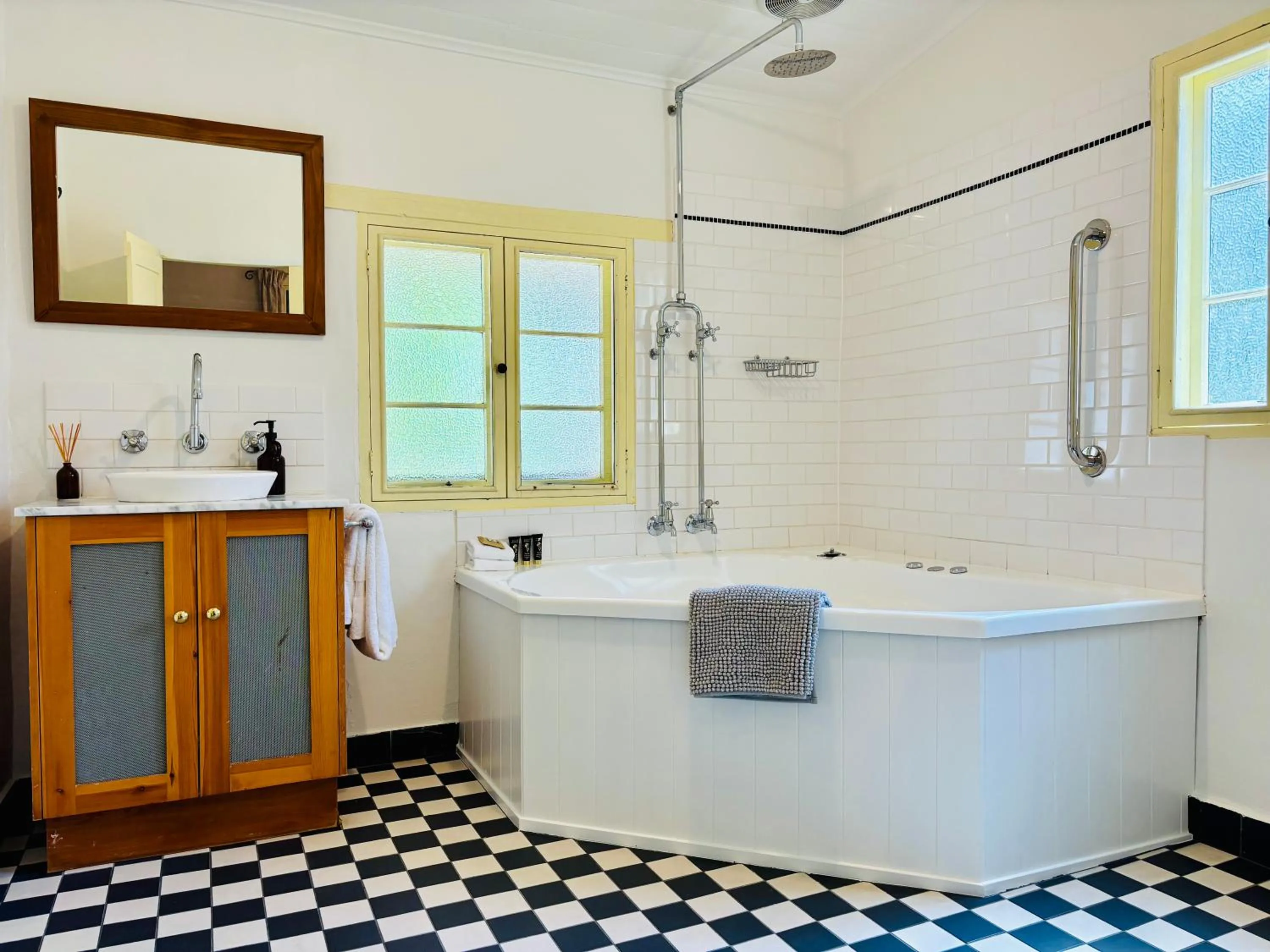 Shower in Goat Square House - Historic Row Cottages