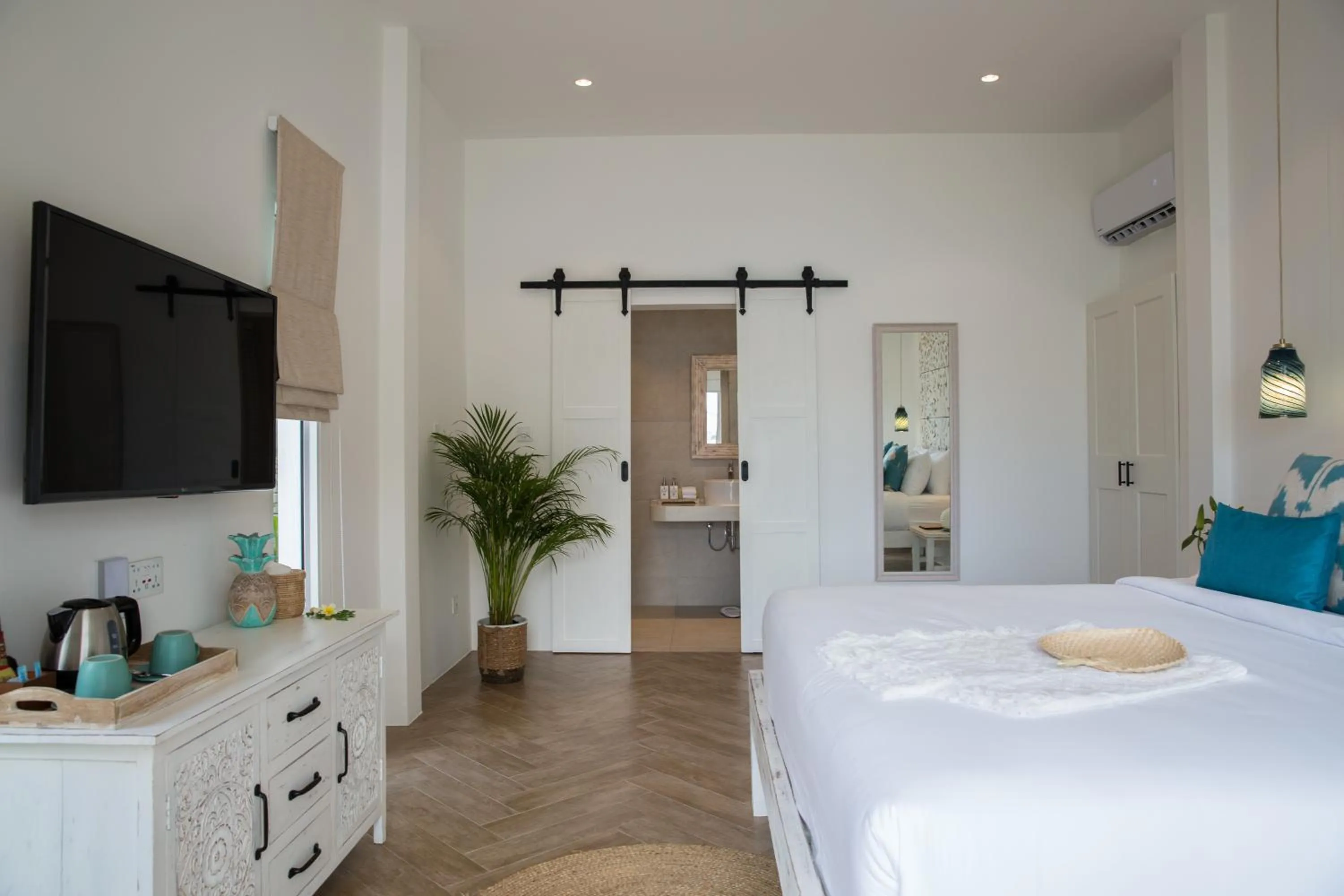 Bed in Tembo Beach Club & Resort