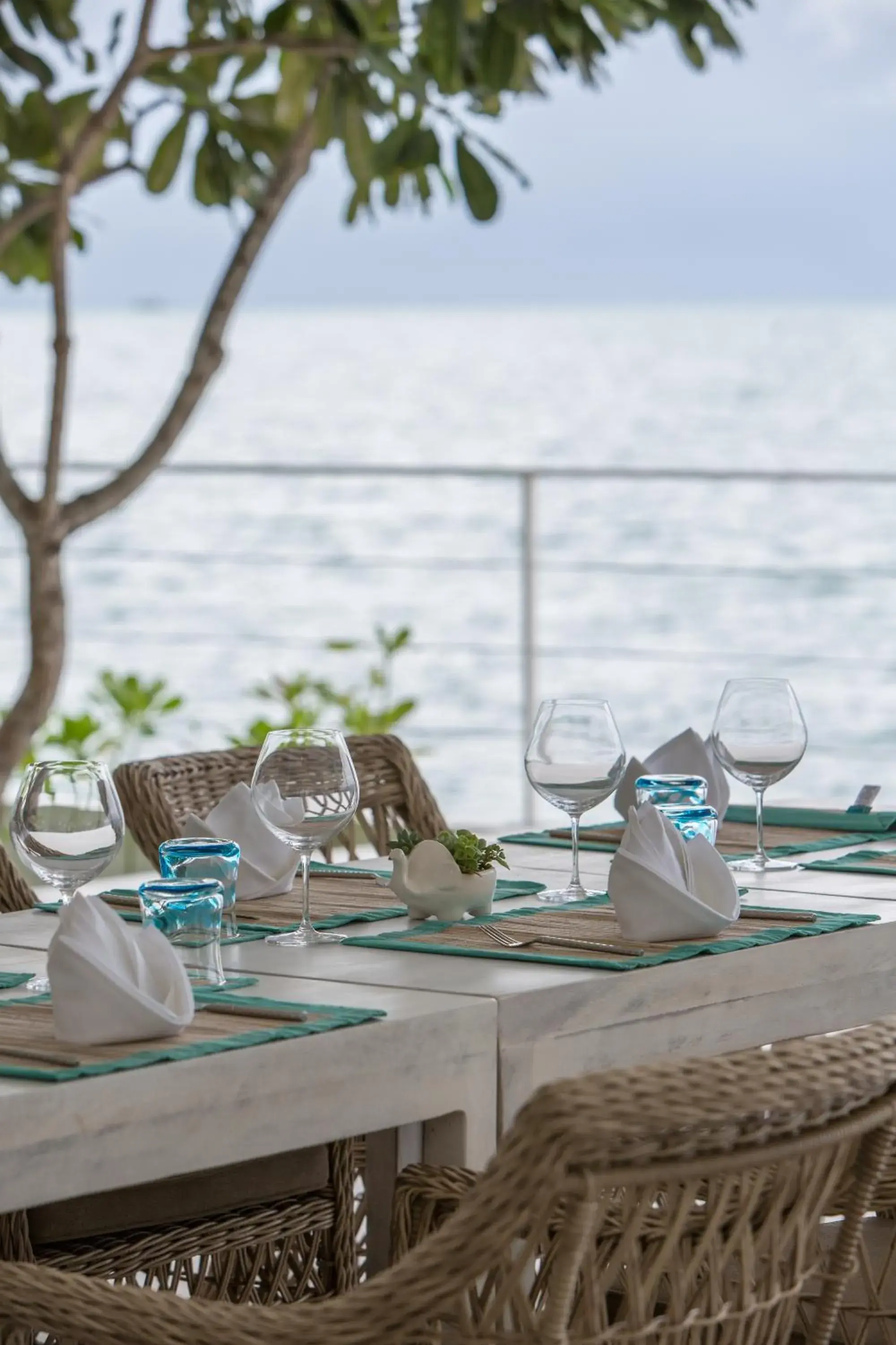 Restaurant/places to eat in Tembo Beach Club & Resort Restaurant/places to eat in Tembo Beach Club & Resort