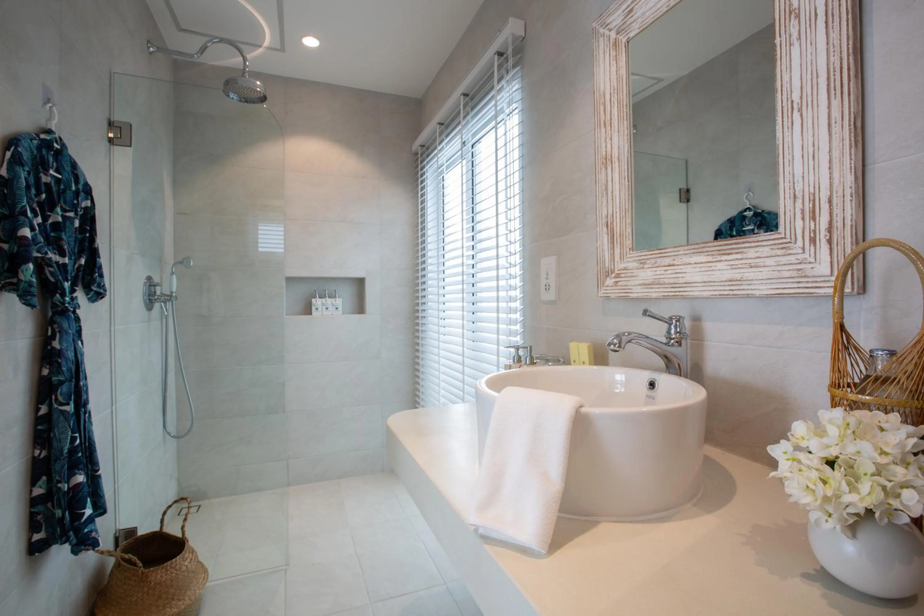 Shower in Tembo Beach Club & Resort