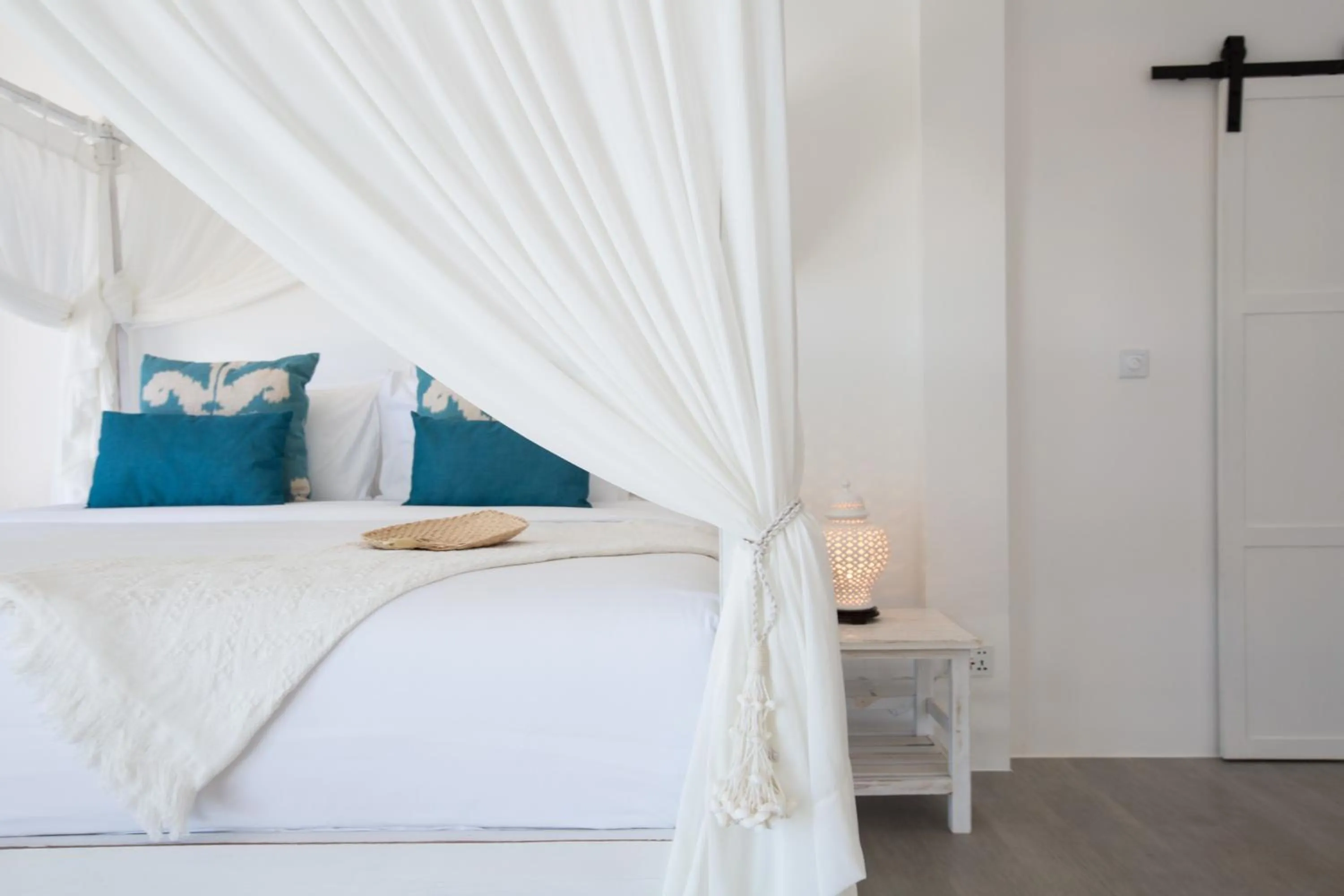 Bed in Tembo Beach Club & Resort