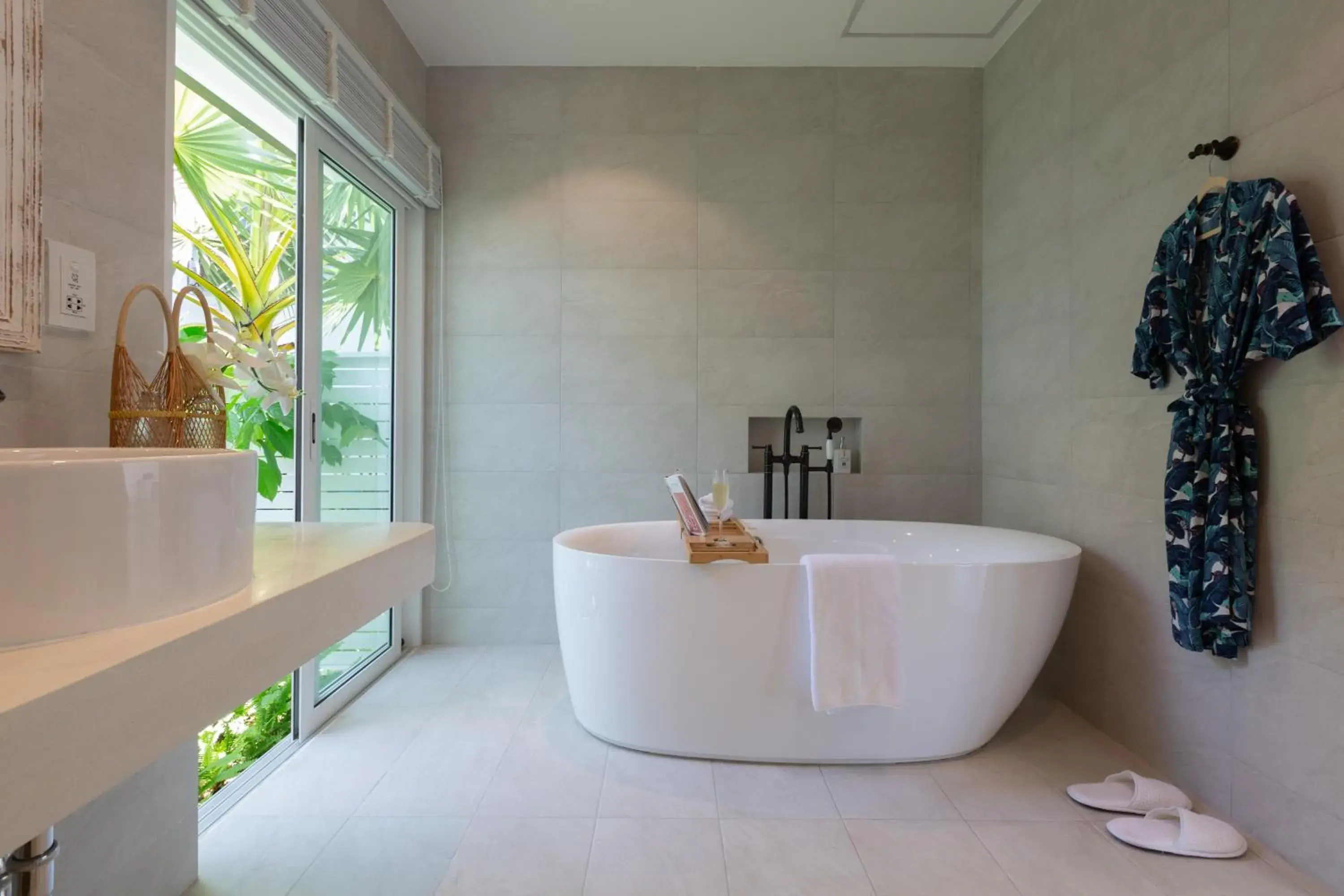 Deluxe Double Room with Spa Bath in Tembo Beach Club & Resort Deluxe Double Room with Spa Bath in Tembo Beach Club & Resort