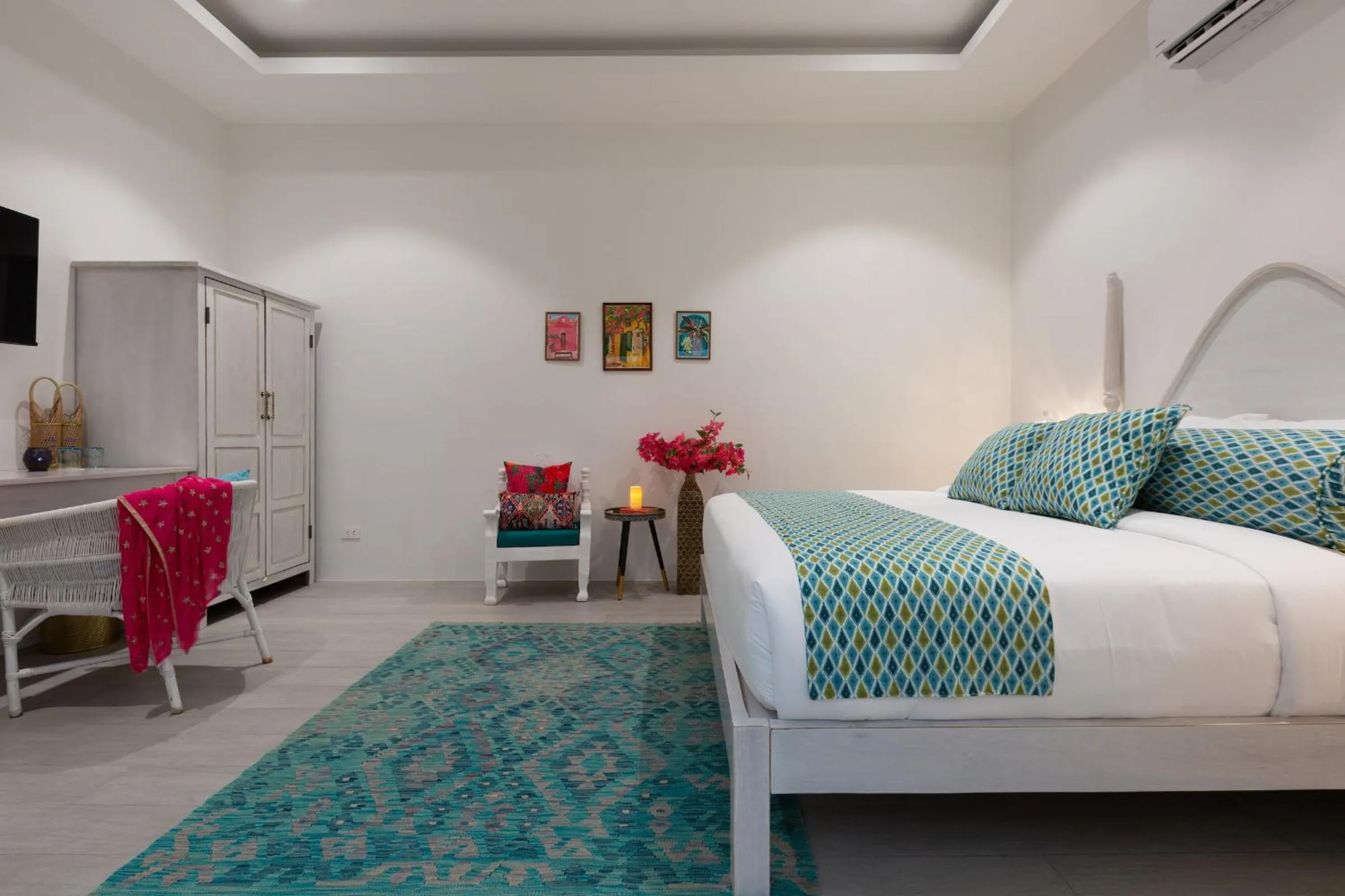 Bed in Tembo Beach Club & Resort