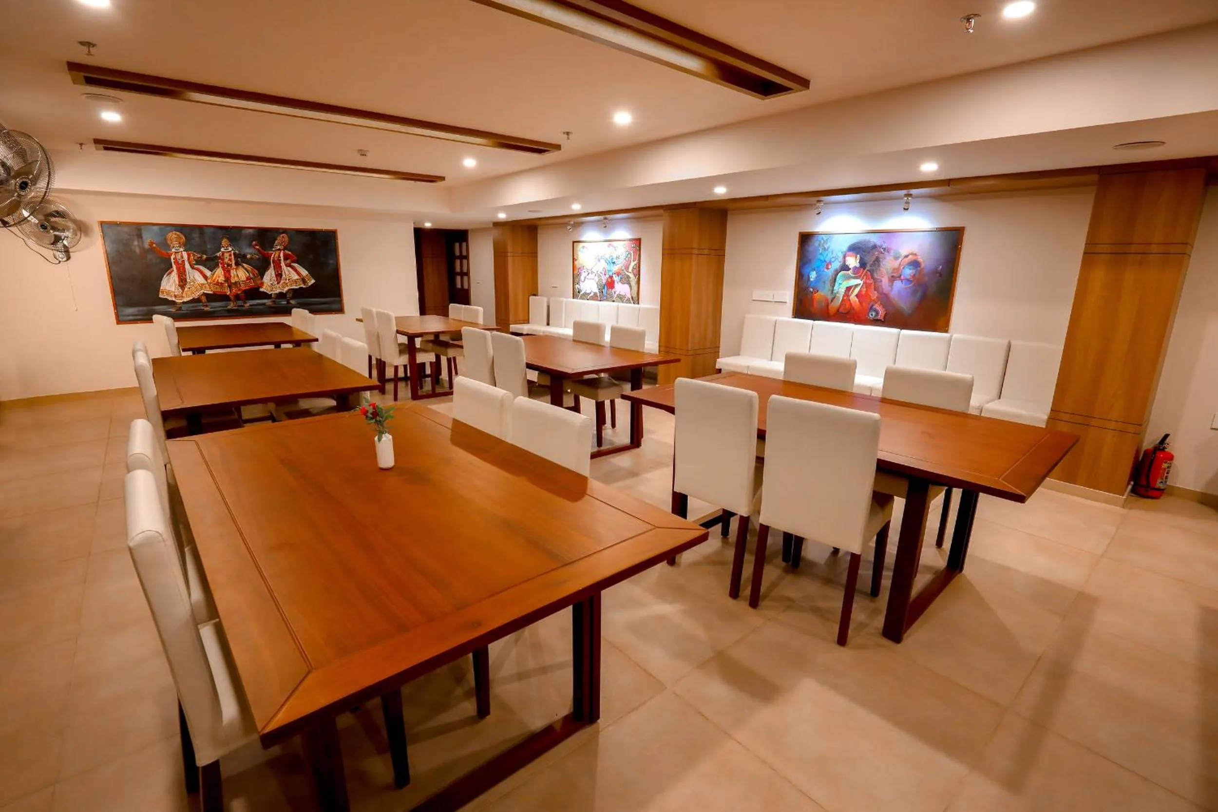 Restaurant/places to eat in Krishnavalsam Regency