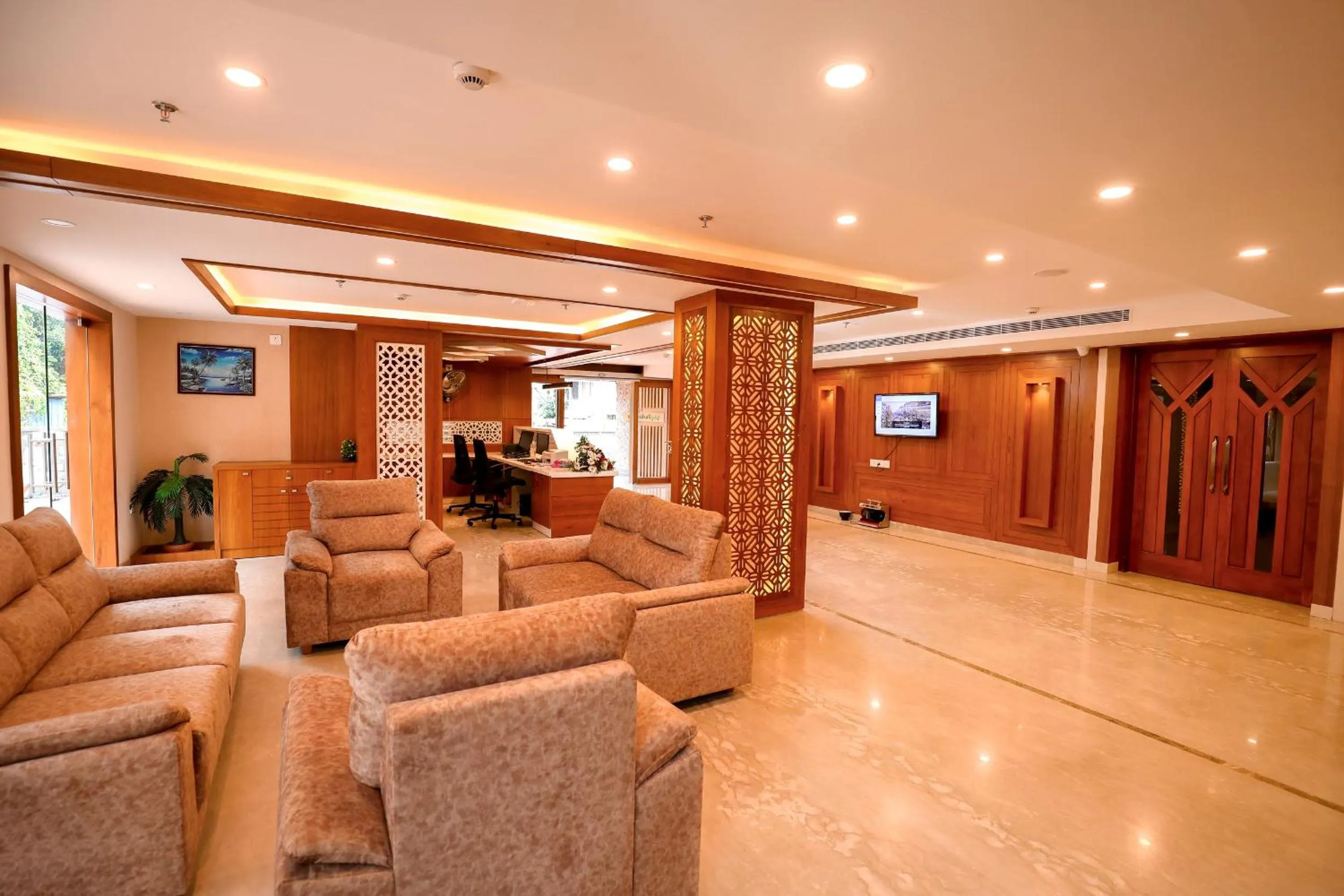 Lobby or reception in Krishnavalsam Regency