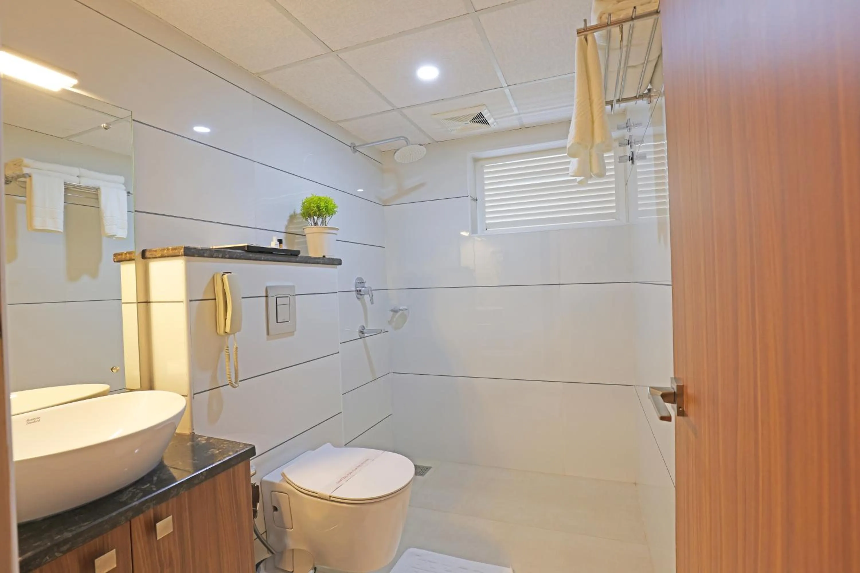 Shower in Krishnavalsam Regency