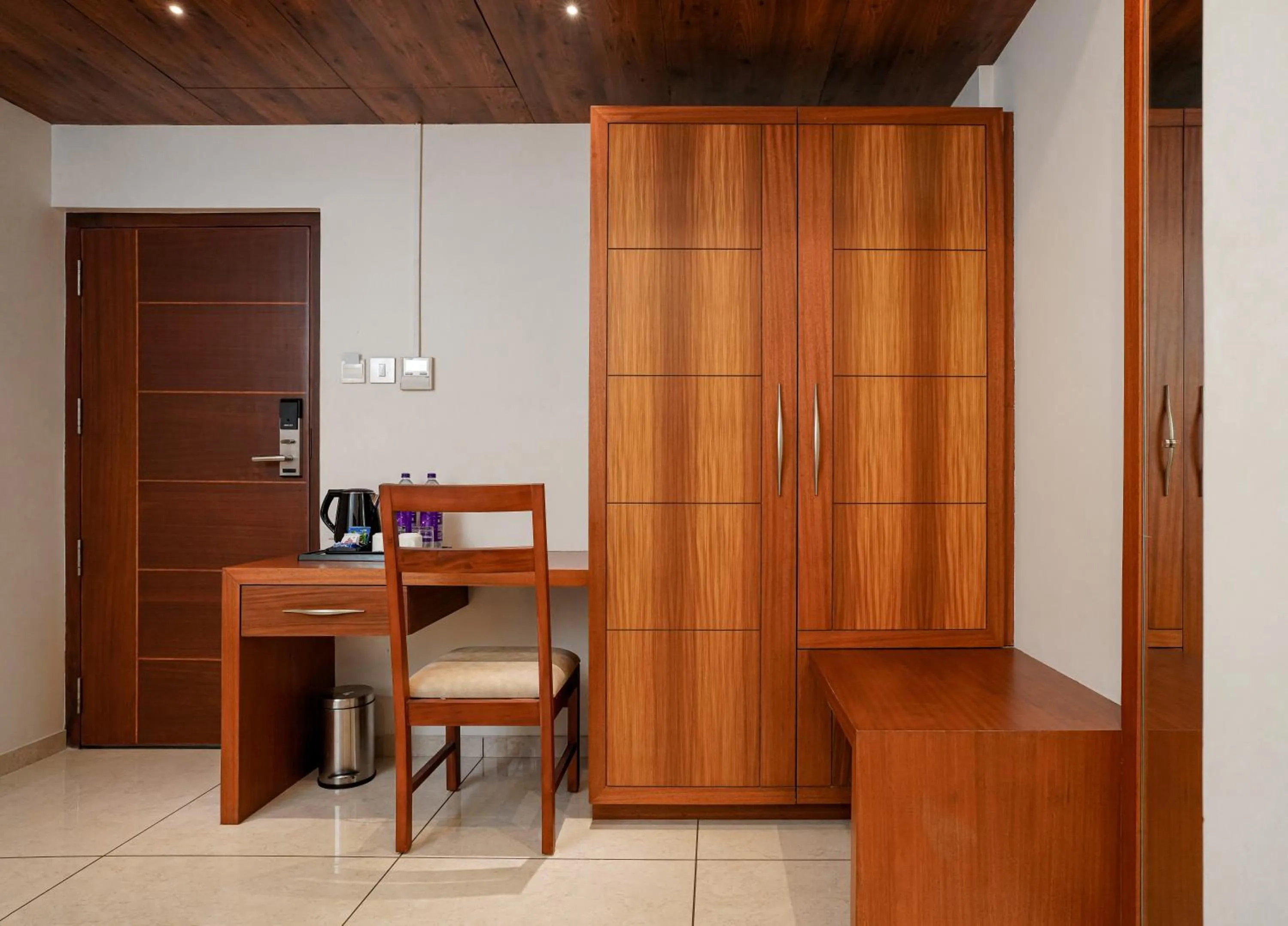 room service in Nexstay River Mouth International