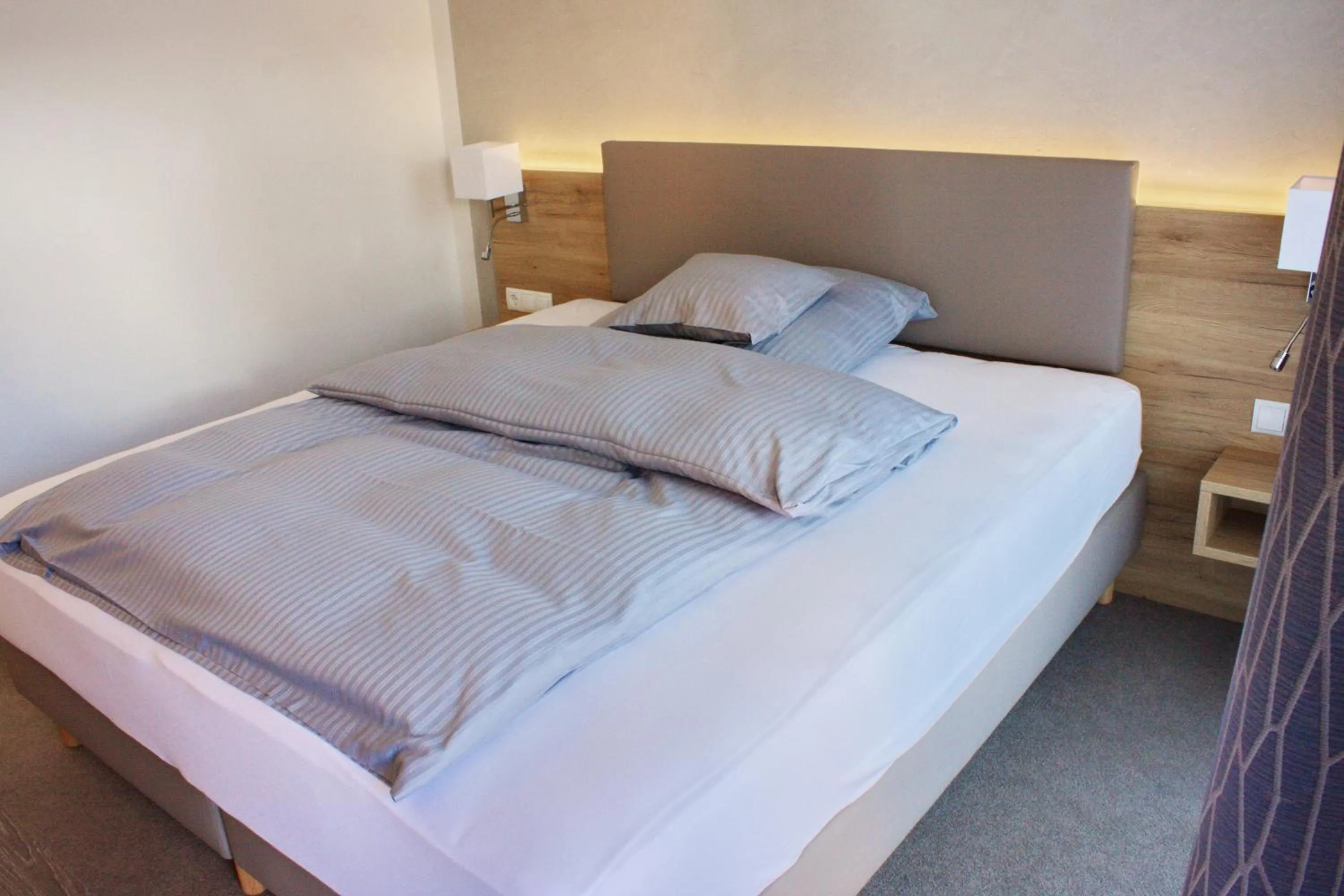 Bed in Stichwehs Hotel am Bahnhof