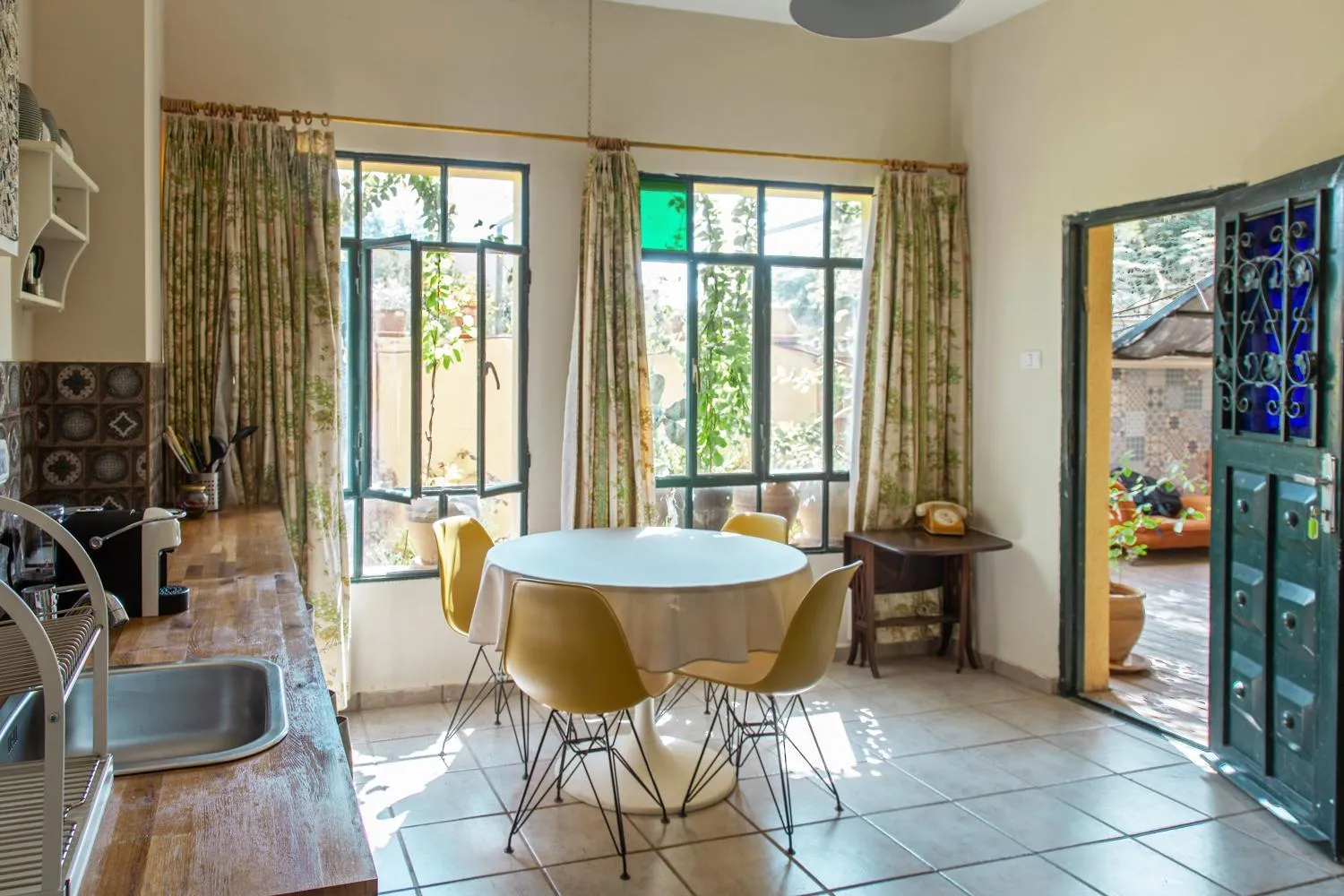 Coffee/tea facilities in Krivine B&B