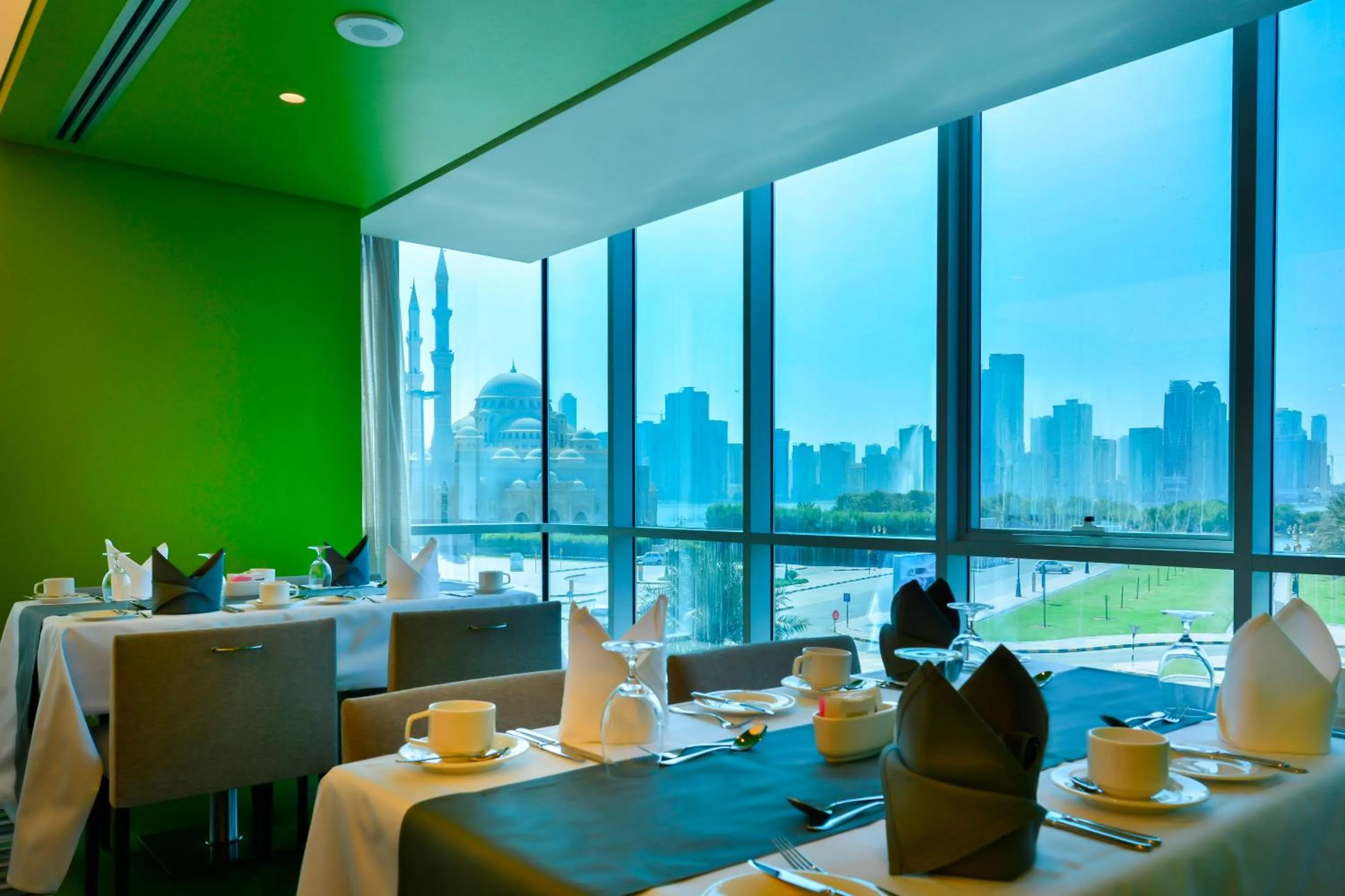 Restaurant/places to eat in 72 Hotel Sharjah