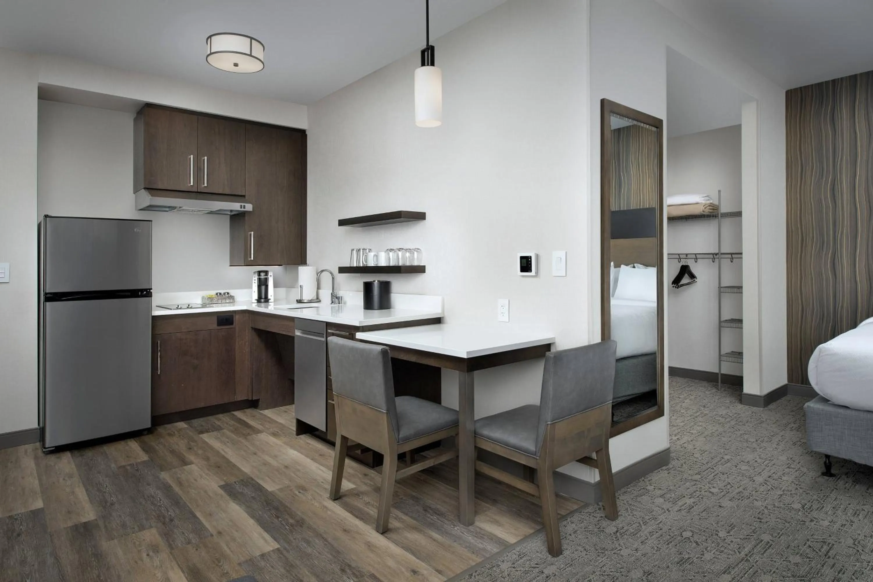 Kitchen or kitchenette, Bed in Residence Inn by Marriott Bozeman Downtown