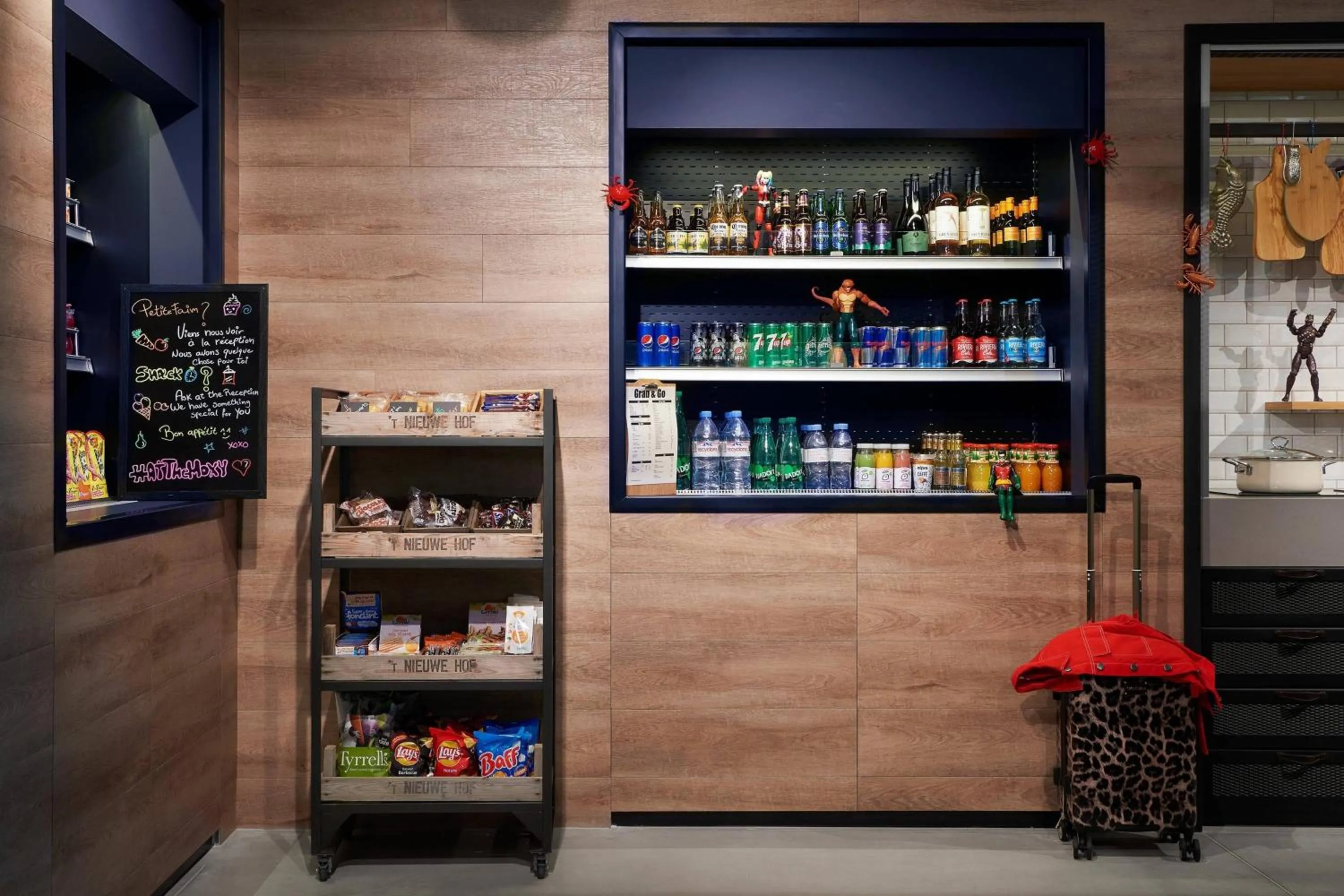 Restaurant/places to eat in Moxy Sophia Antipolis