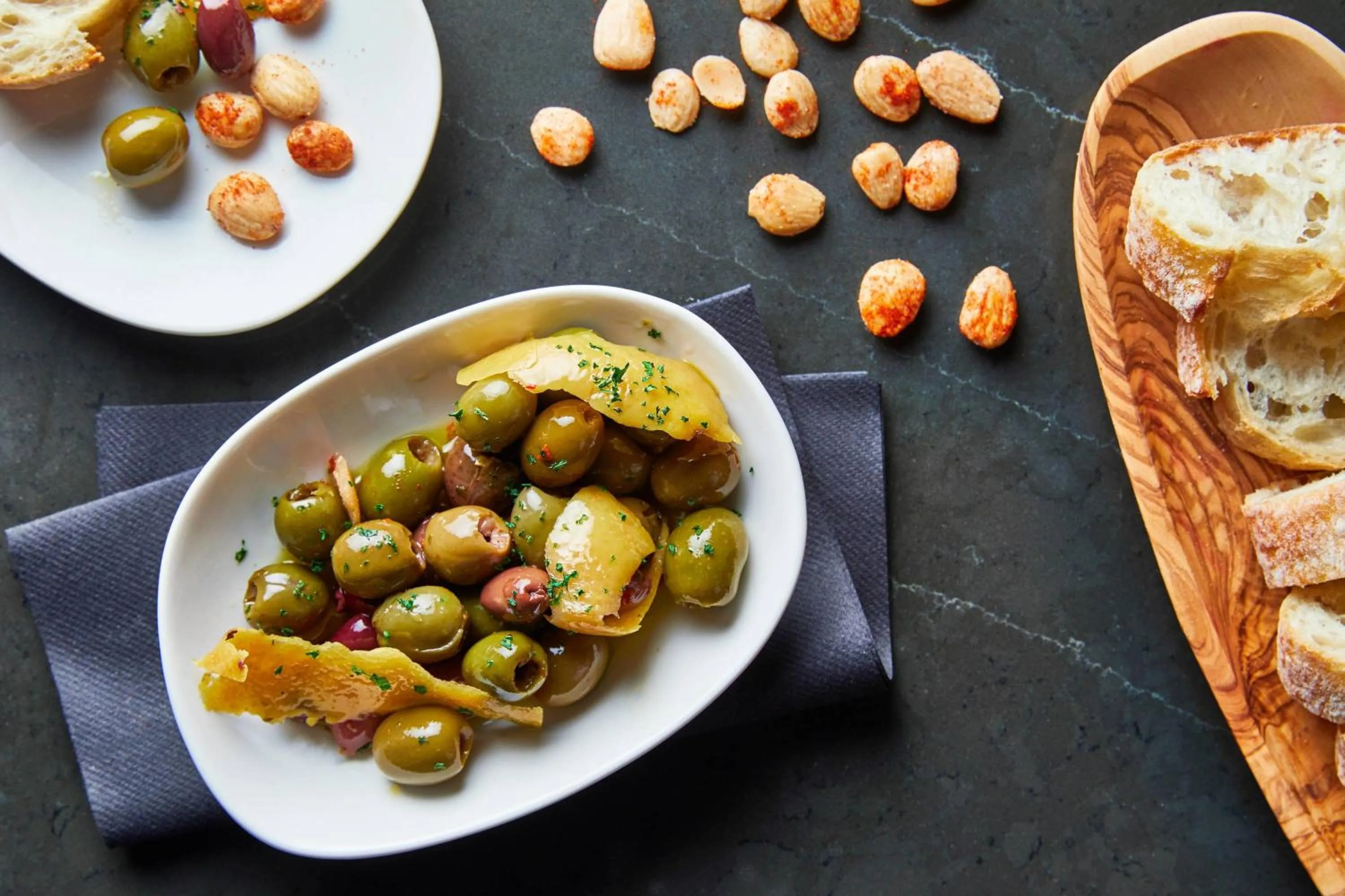 Lounge or bar in AC Hotel by Marriott Durham Duke University