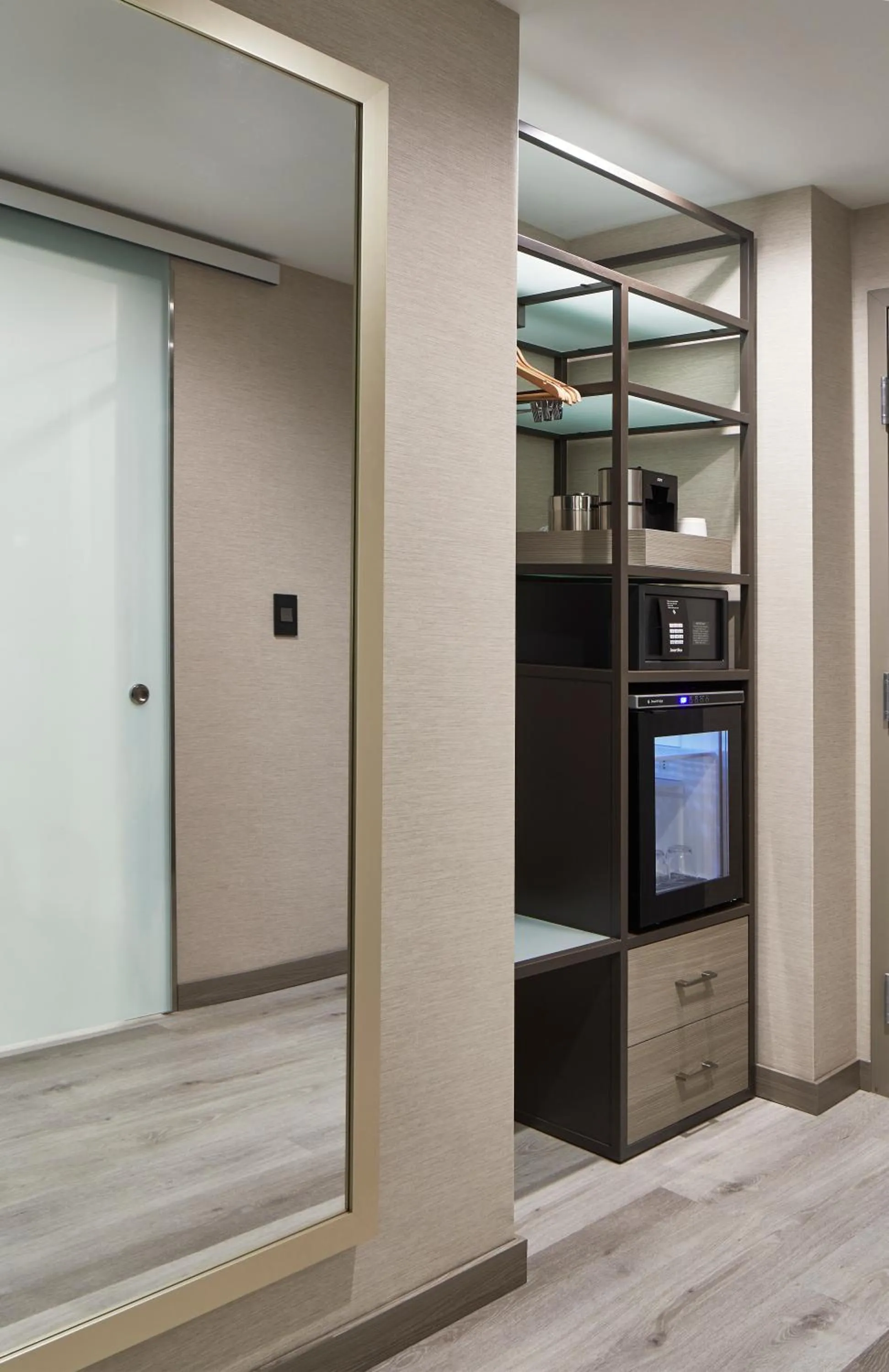 Coffee/tea facilities in AC Hotel by Marriott Durham Duke University