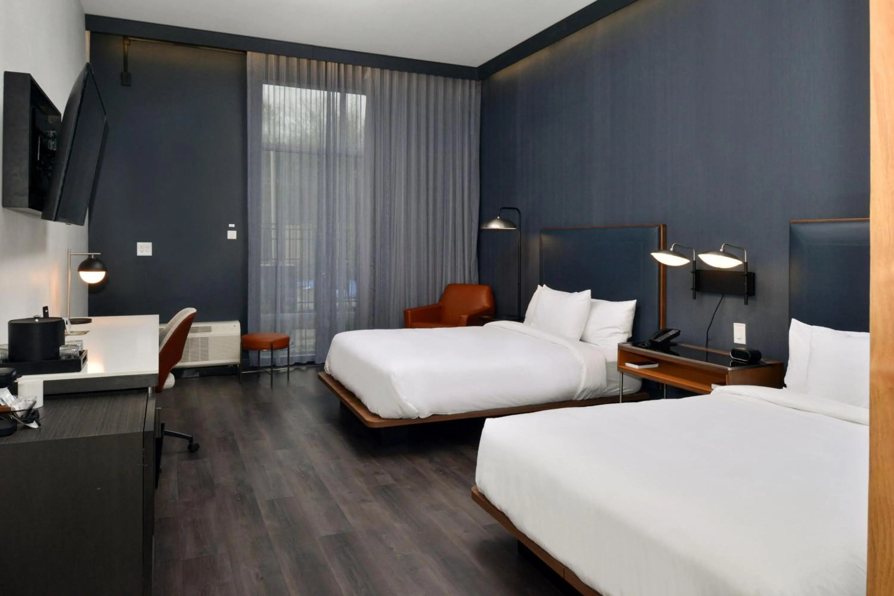 Photo of the whole room, Bed in Courtyard by Marriott Raleigh Cary Crossroads