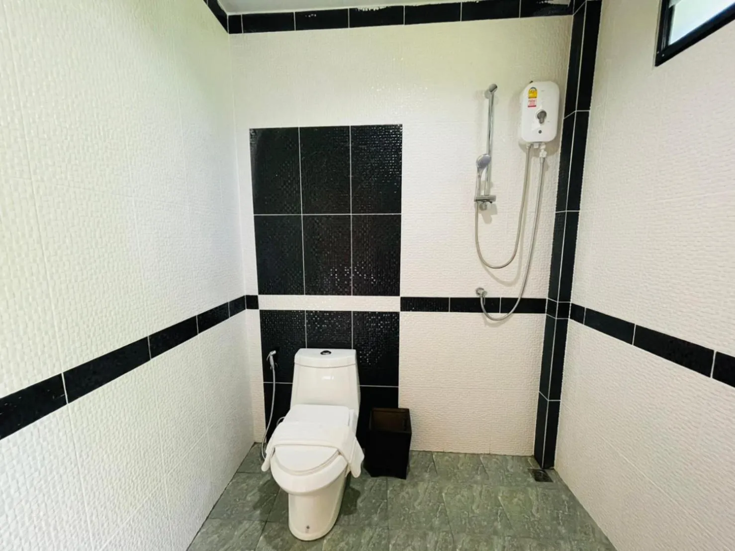 Shower in Phurin Thara Resort