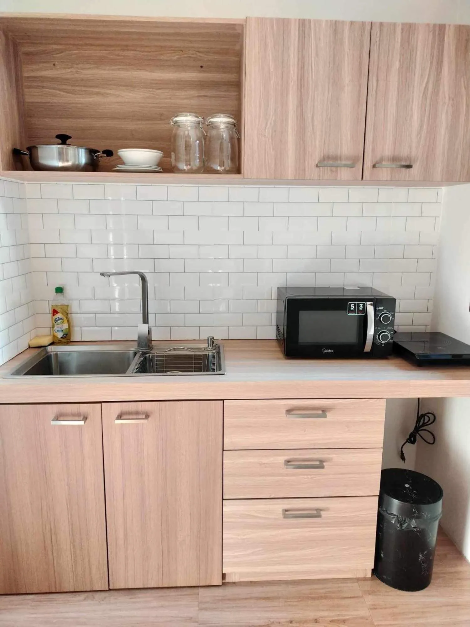 Kitchen or kitchenette in Phurin Thara Resort