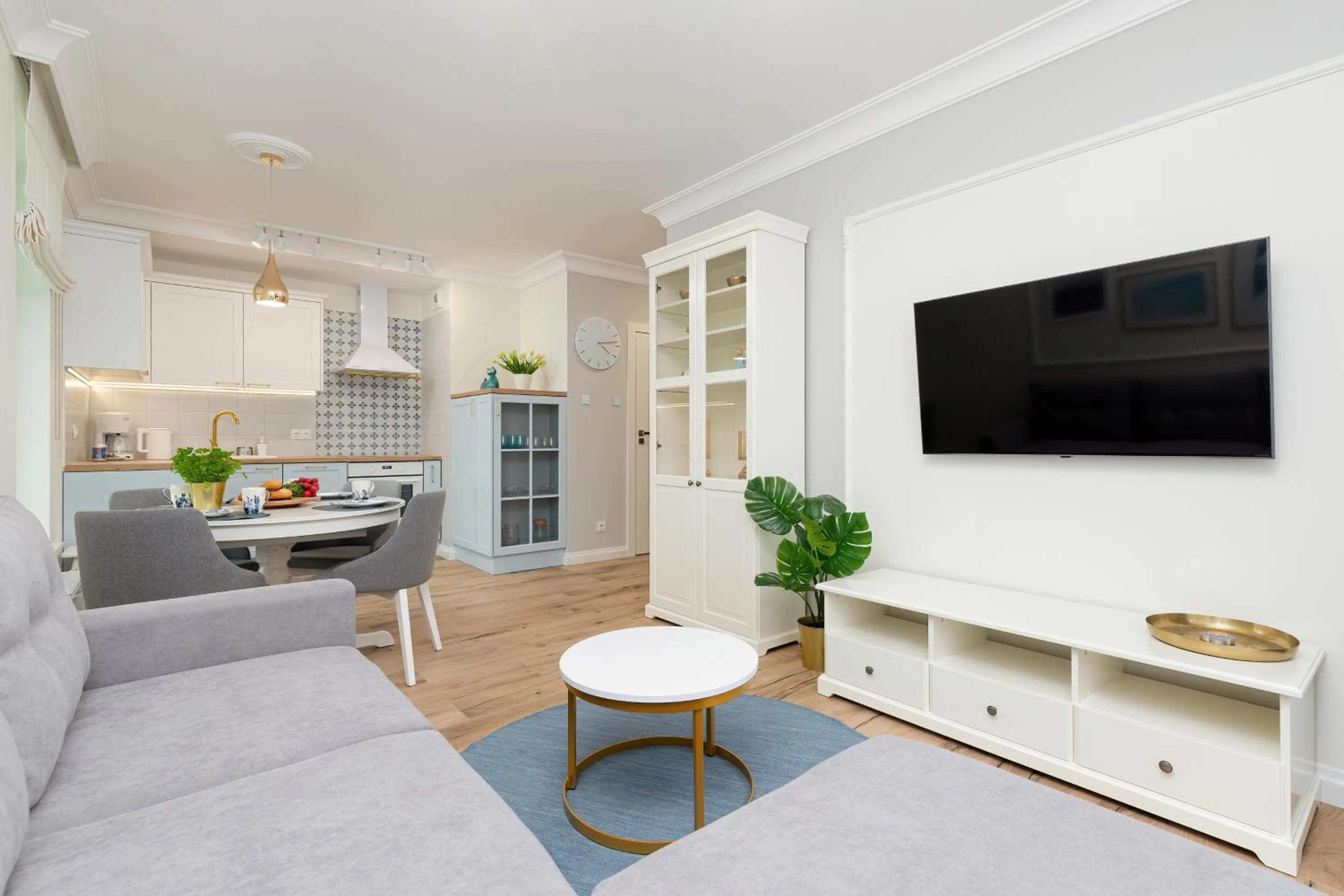 TV and multimedia in Apartamenty Osiedle Bursztynowe II by Noclegi Renters
