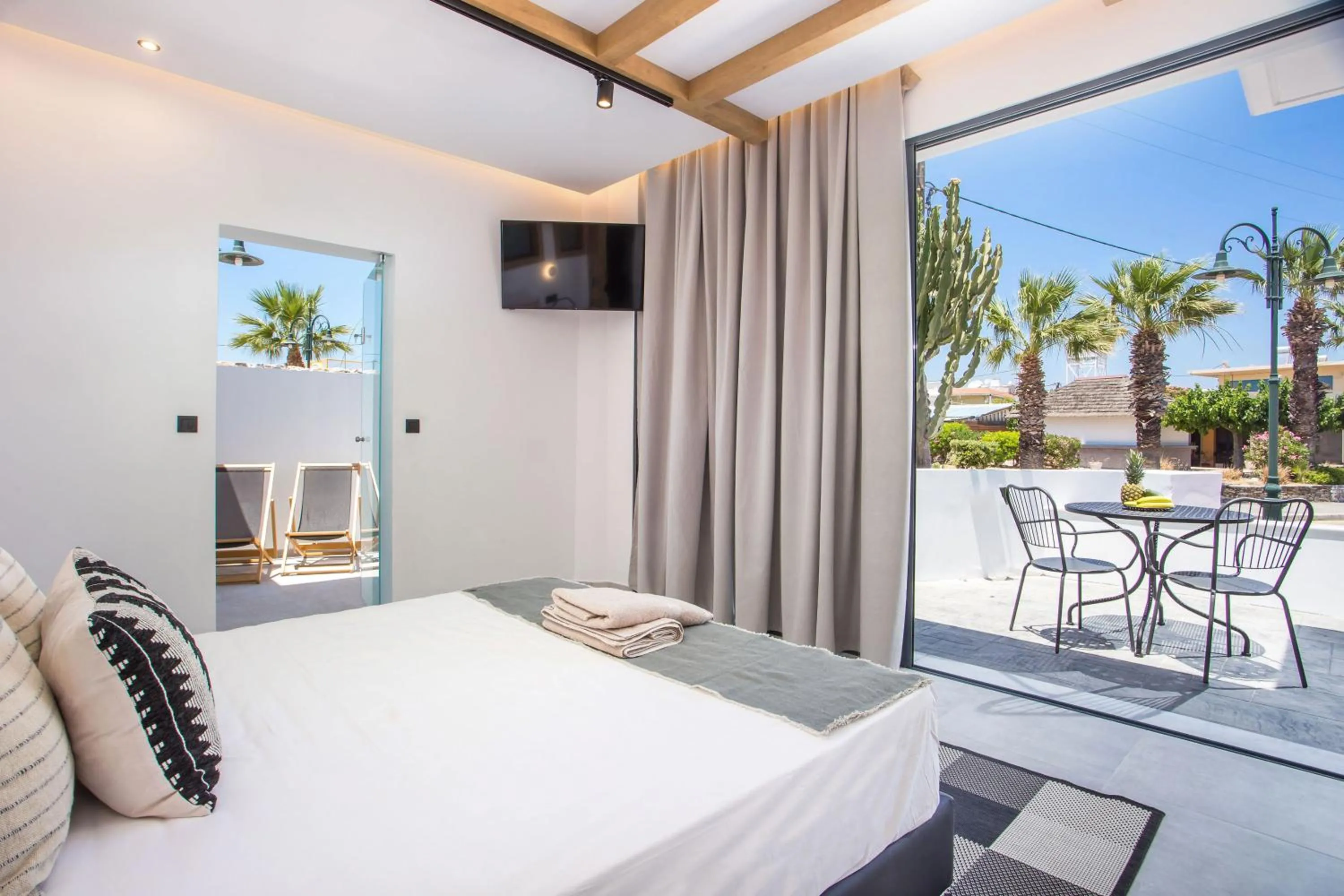 Suite with Hot Tub in Cactus Suites