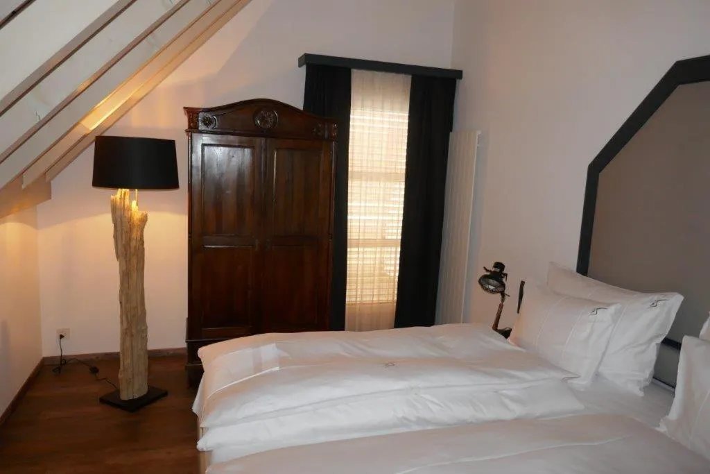 Bedroom, Bed in Boutiquehotel Thessoni Classic & Self service Residence Home Zürich