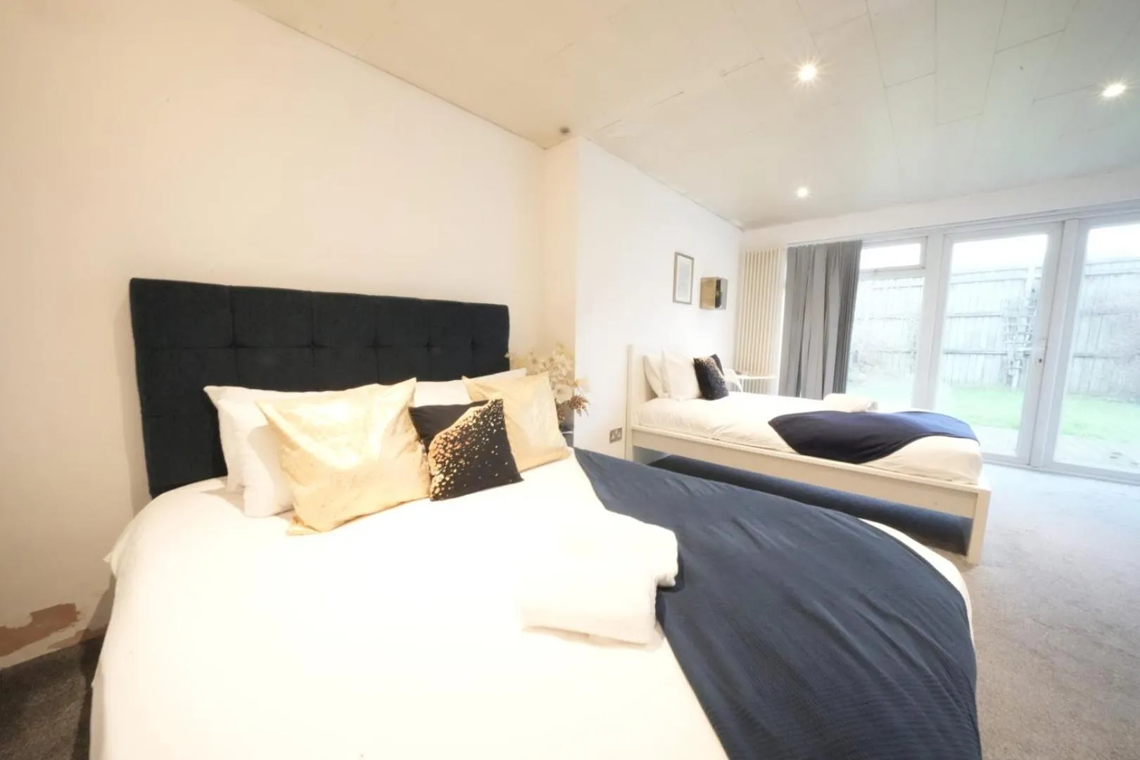 Bed in Airport Comfy Stay