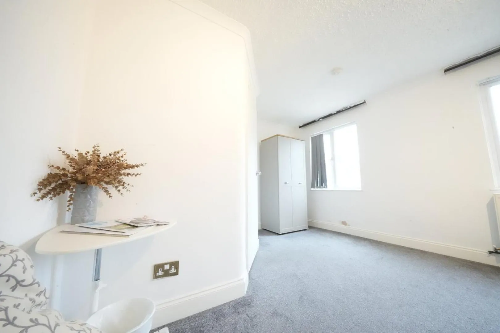 Bedroom in Airport Comfy Stay