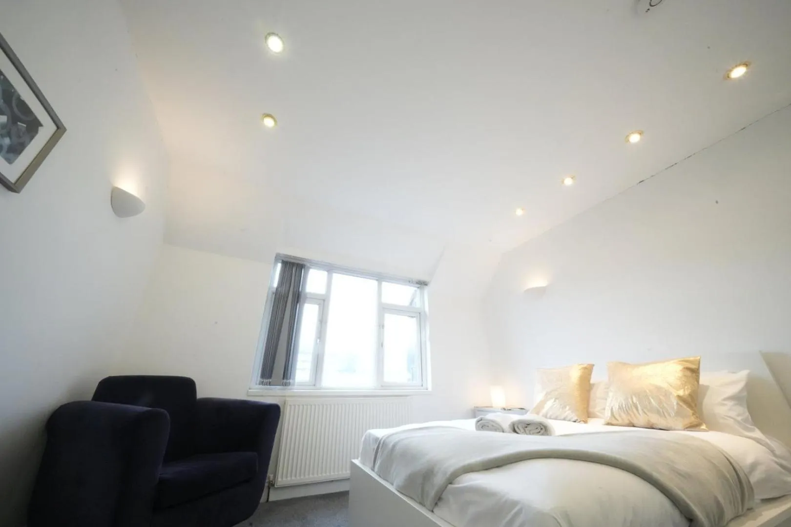 Bed in Airport Comfy Stay