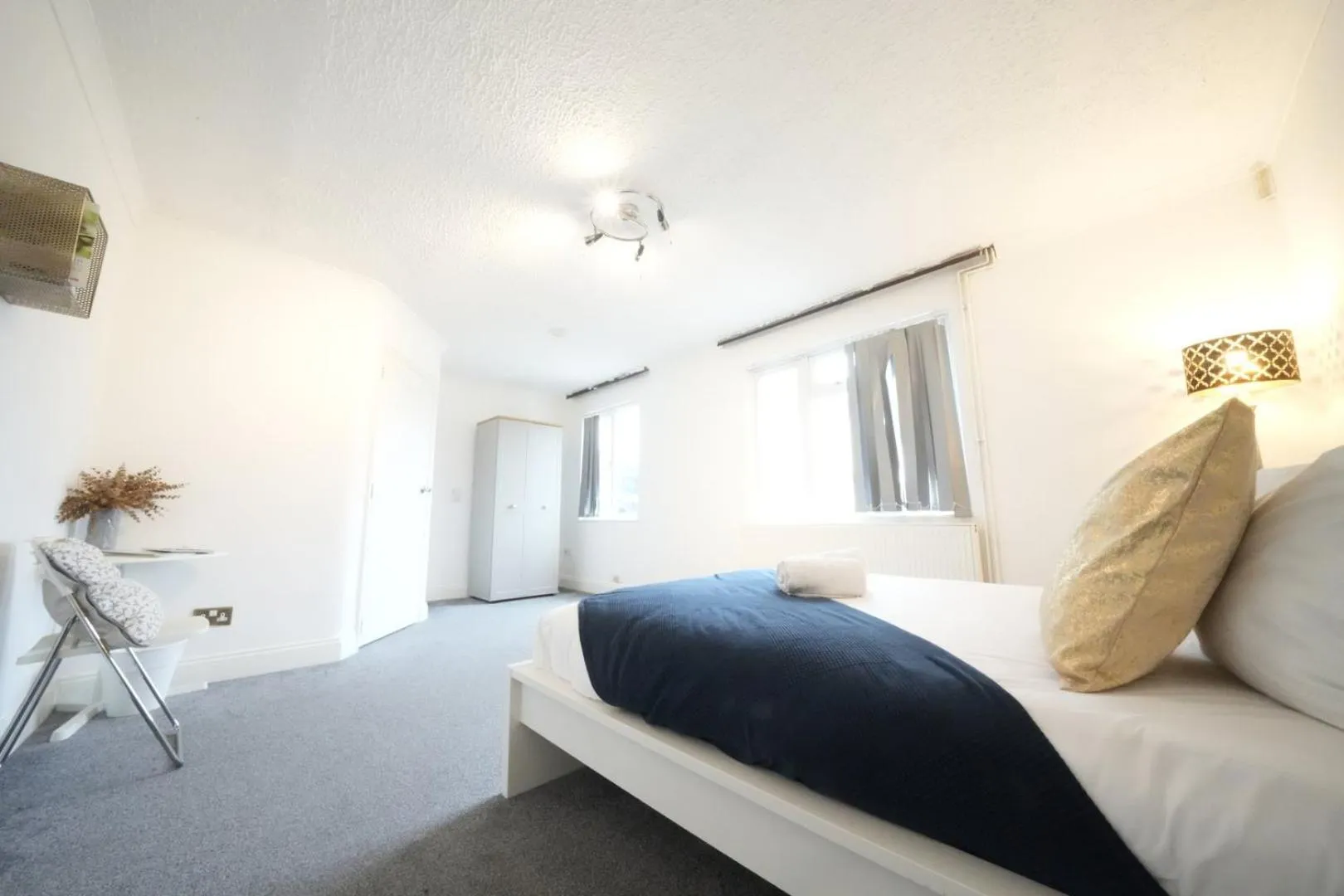 Bed in Airport Comfy Stay