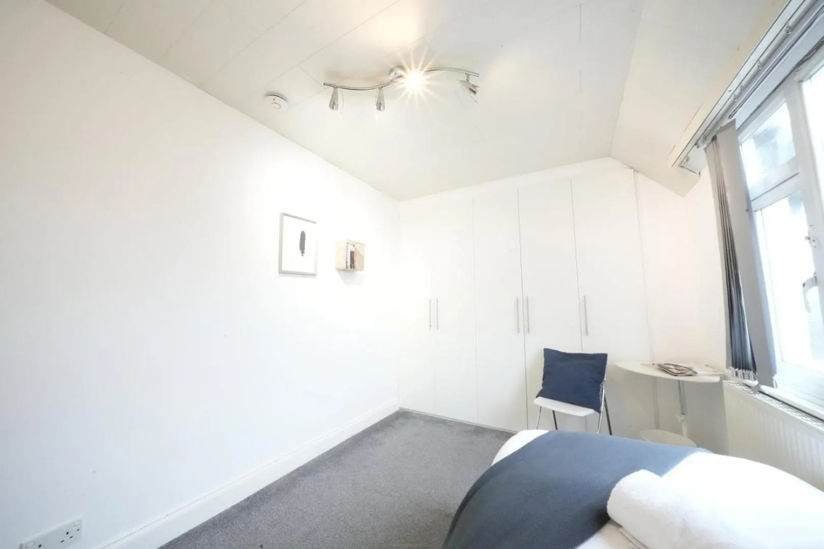 Living room in Airport Comfy Stay