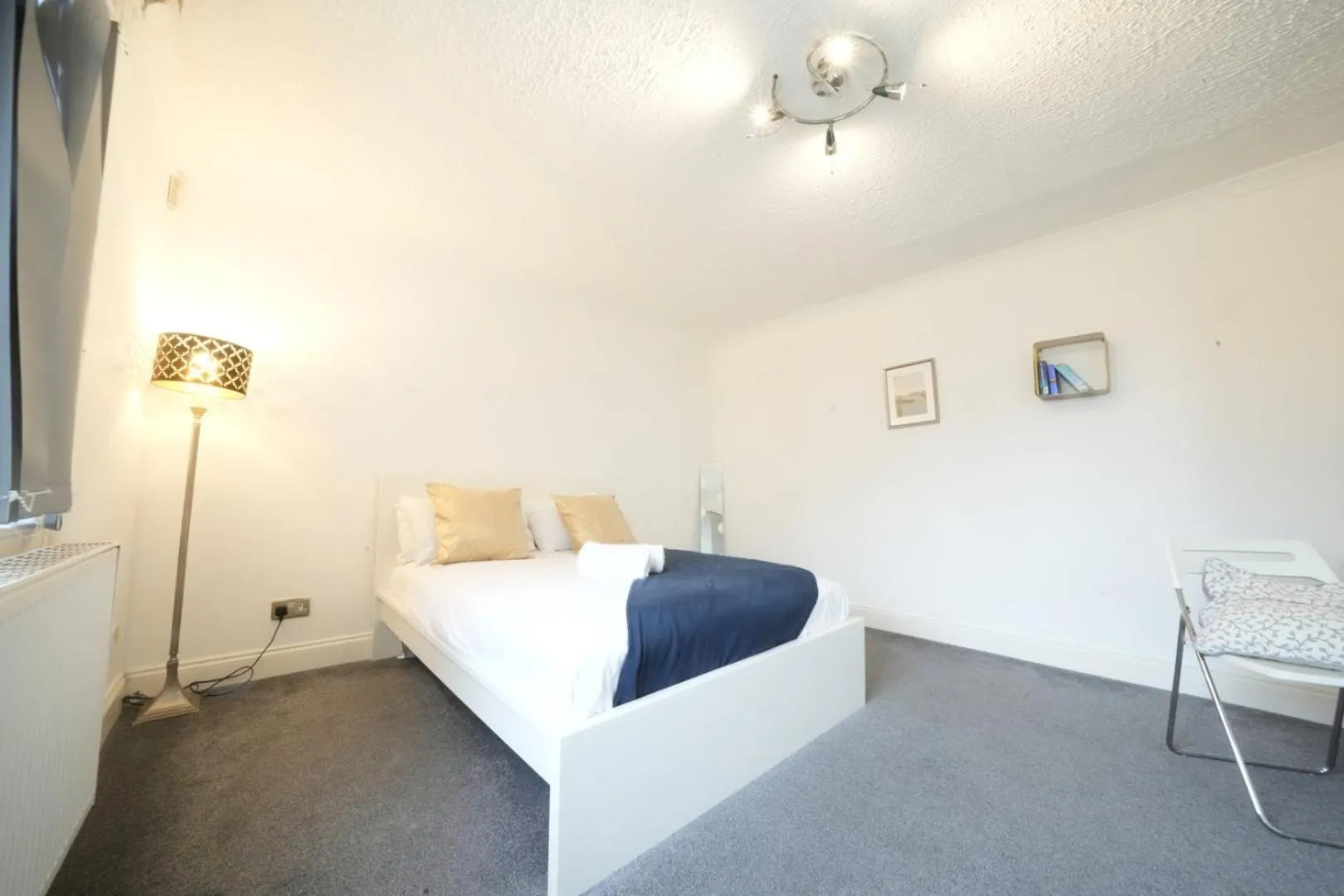 Bed in Airport Comfy Stay