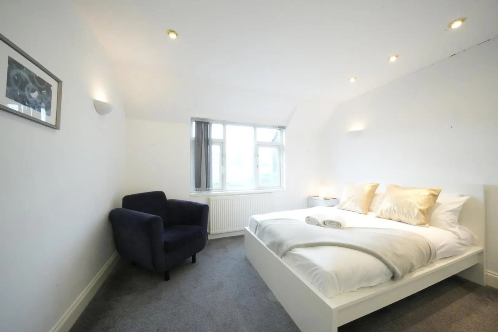 Bed in Airport Comfy Stay