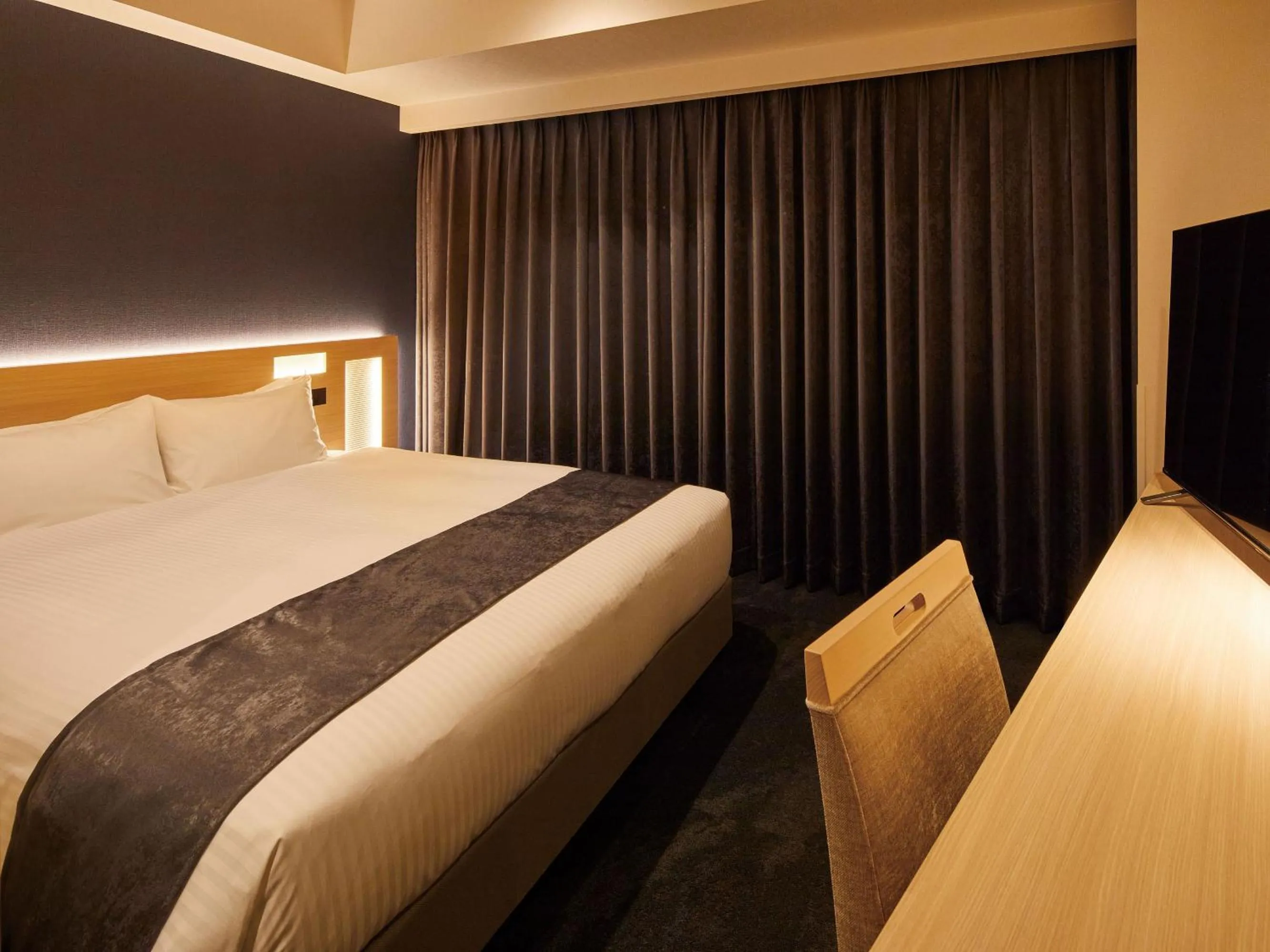 Photo of the whole room, Bed in Hotel Keyaki Gate Tokyo Fuchu