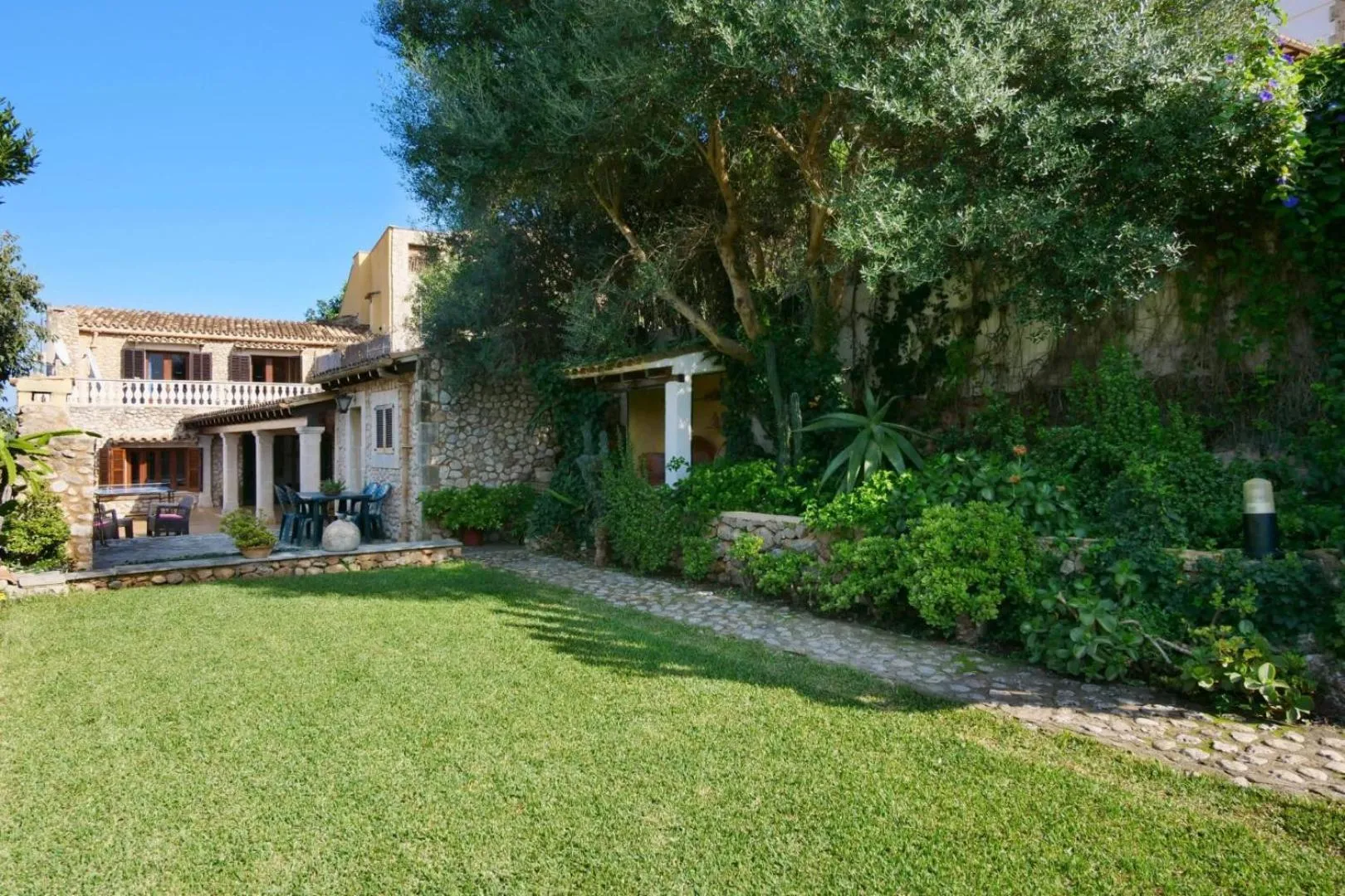 Property building in Can Moragues