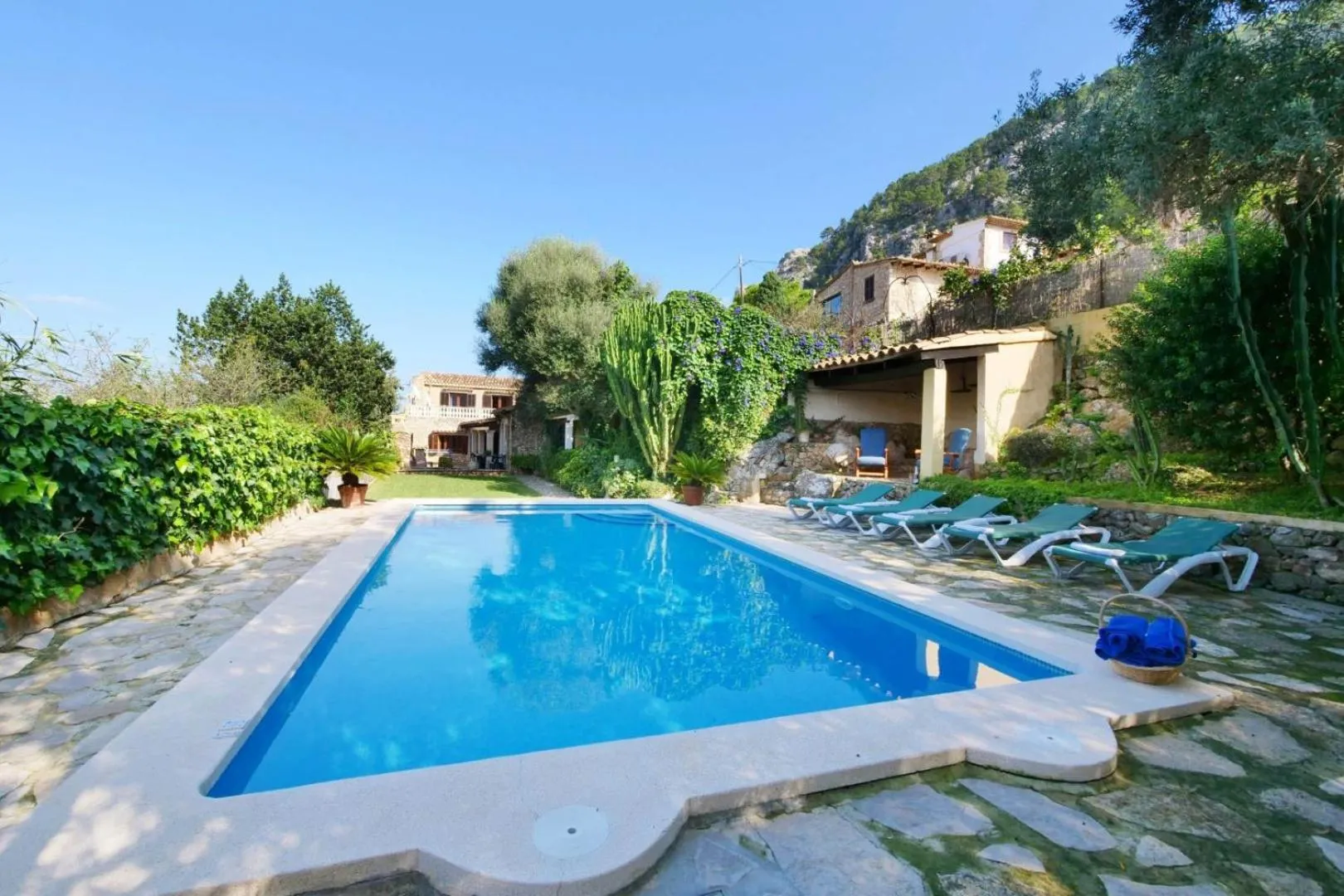 Property building in Can Moragues