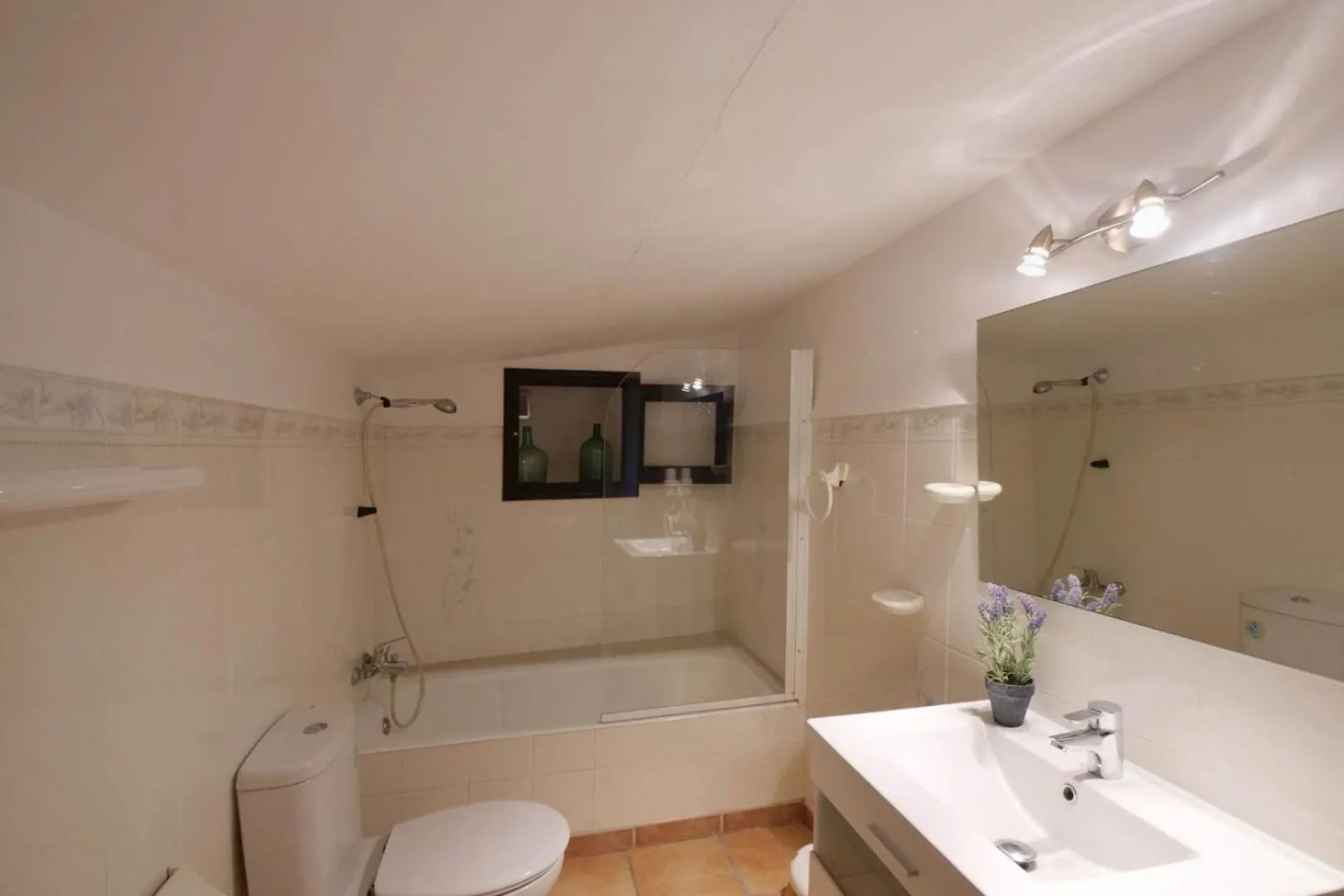 Bathroom in Can Moragues