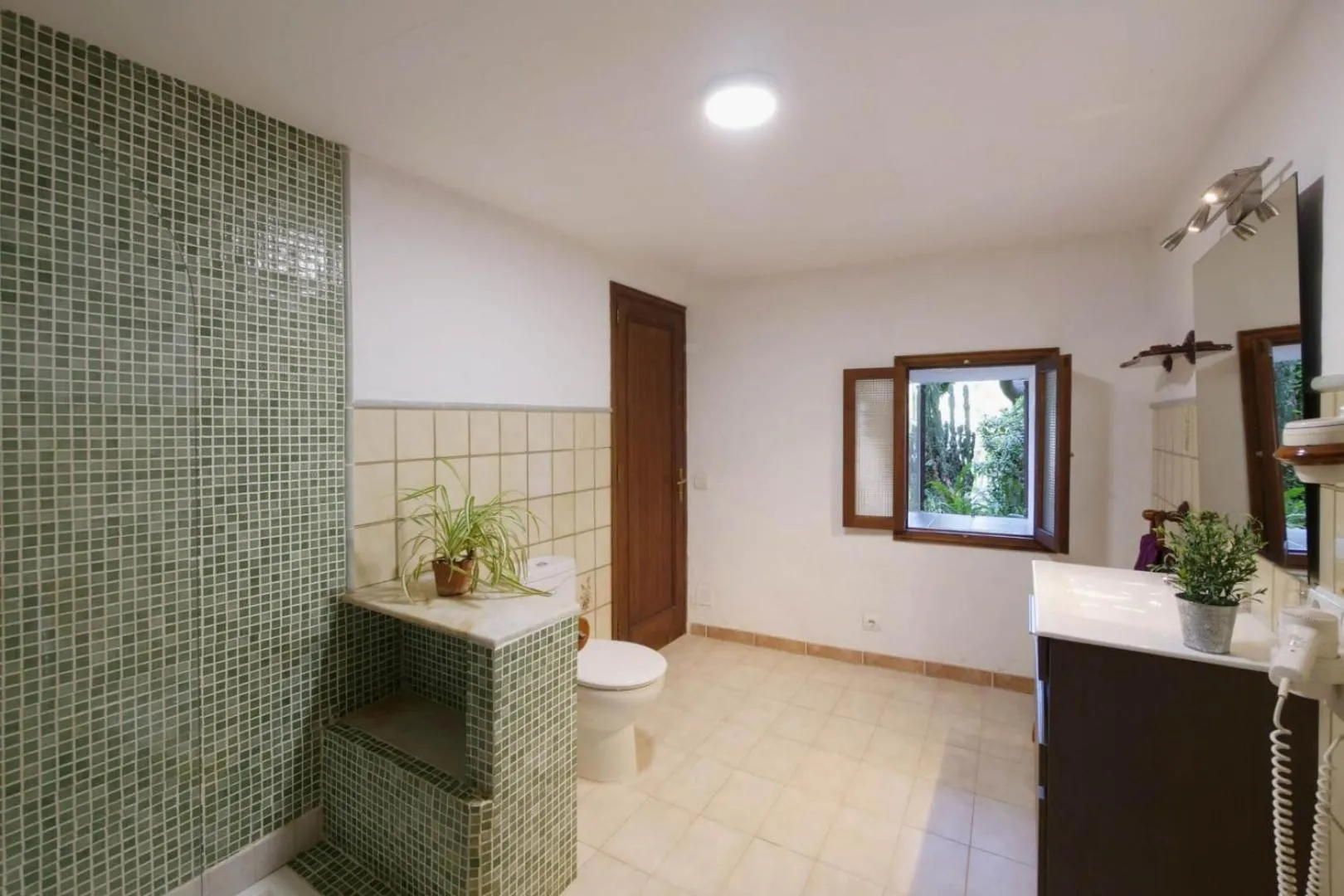 Bathroom in Can Moragues