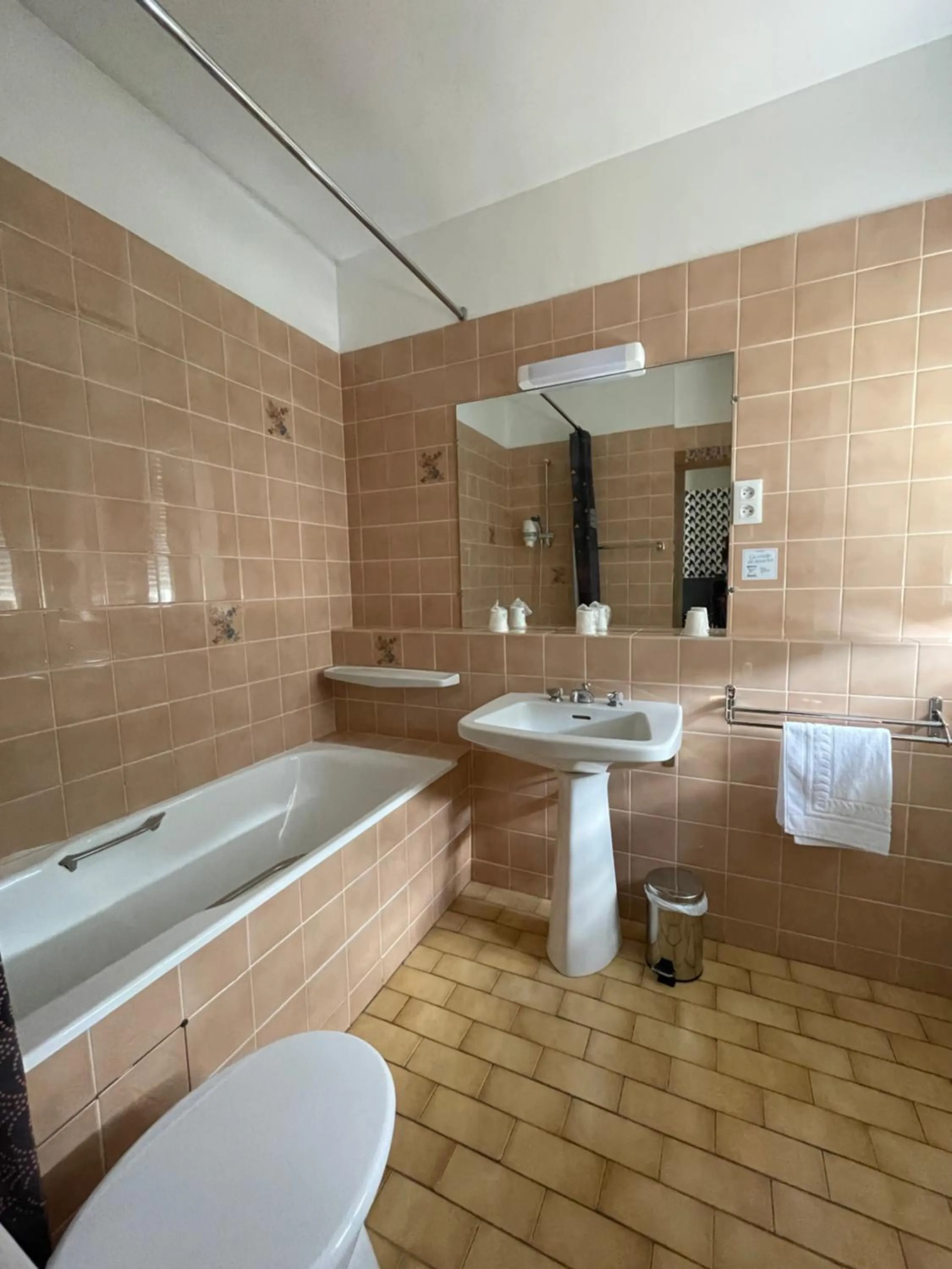 Bathroom in Grand hôtel de l'Europe