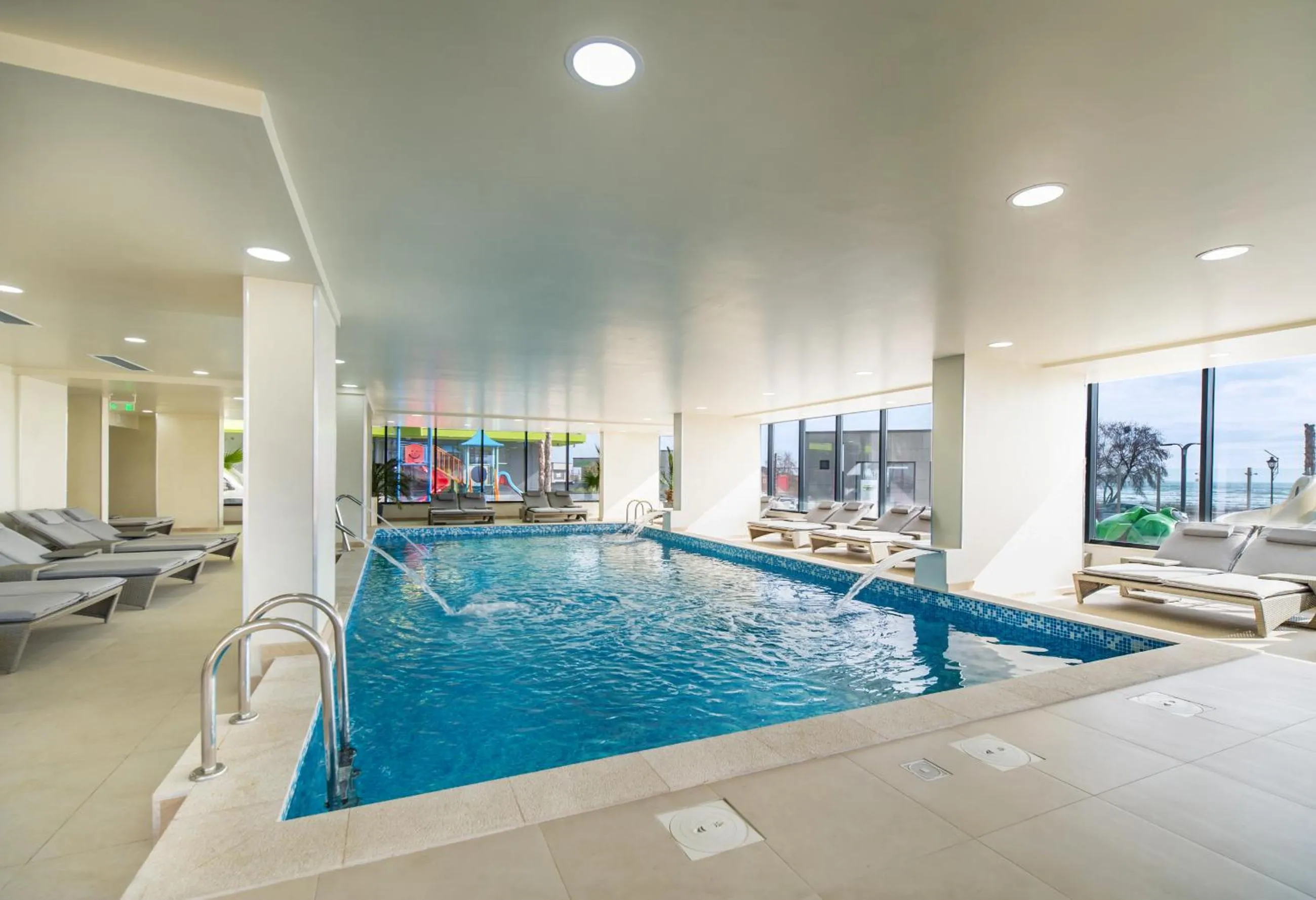 Glamour Sea view Family Apartments - Spa n Pools Resort