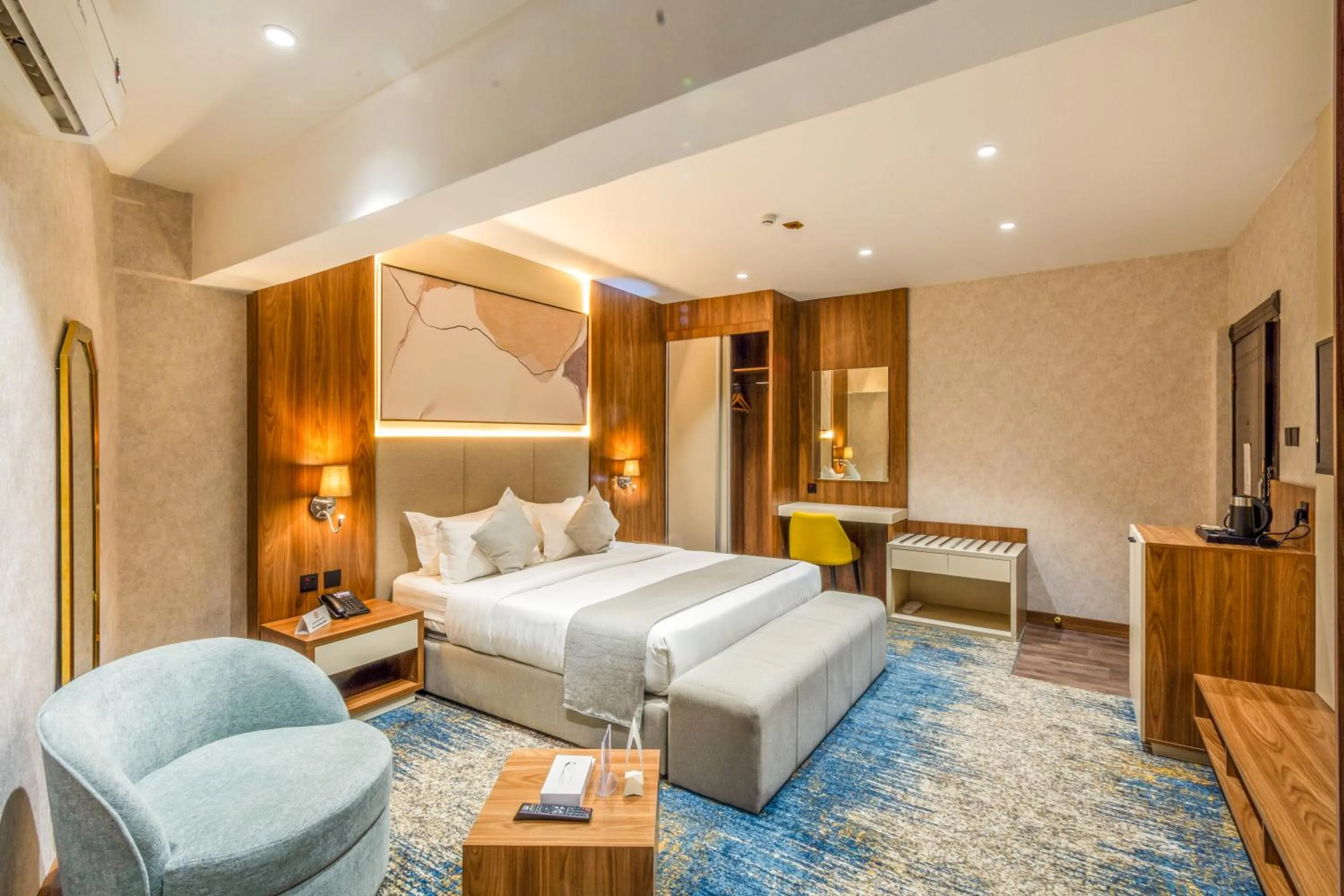 Bed in Almsakn Alola Hotel Company